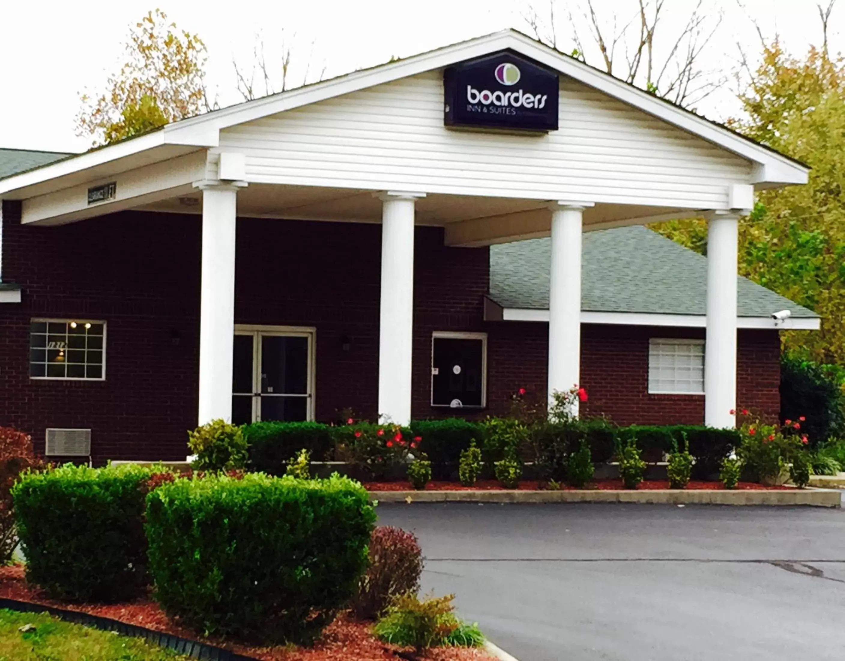 Facade/entrance, Property Building in Boarders Inn & Suites by Cobblestone Hotels - Ashland City