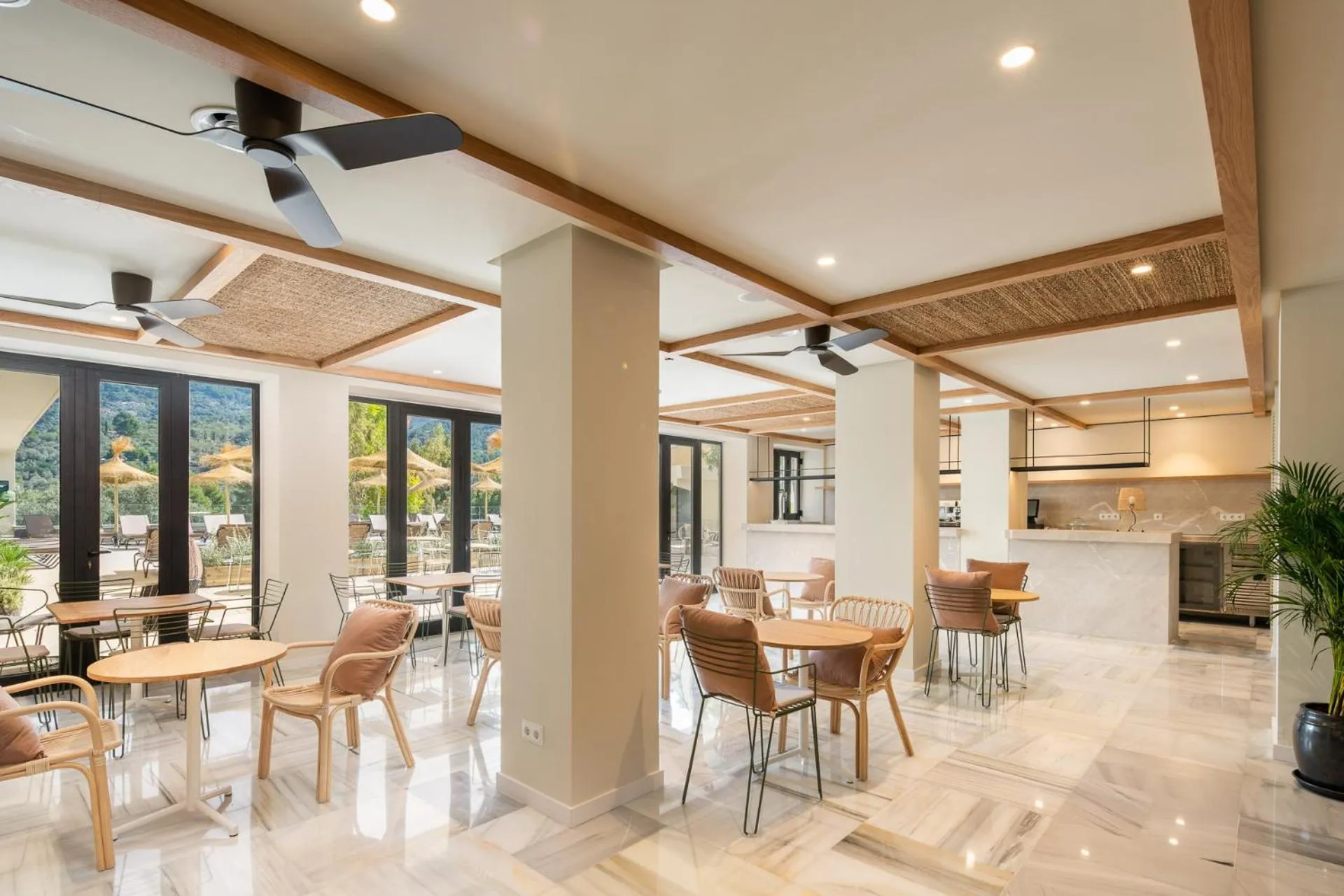 Lounge or bar in Hotel Eden Nord Soller