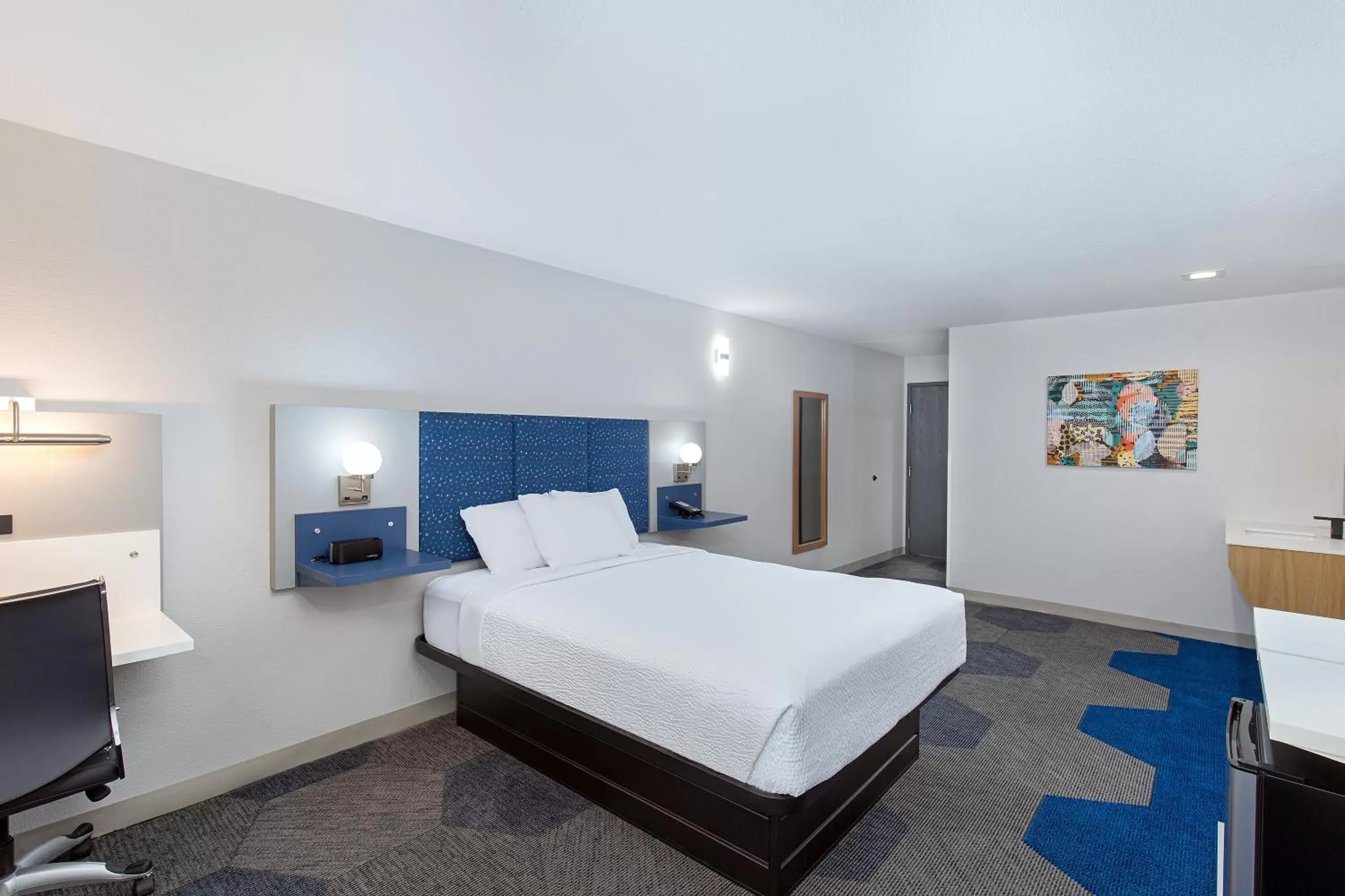 Bed in Microtel Inn & Suites by Wyndham Manchester - Newly Renovated