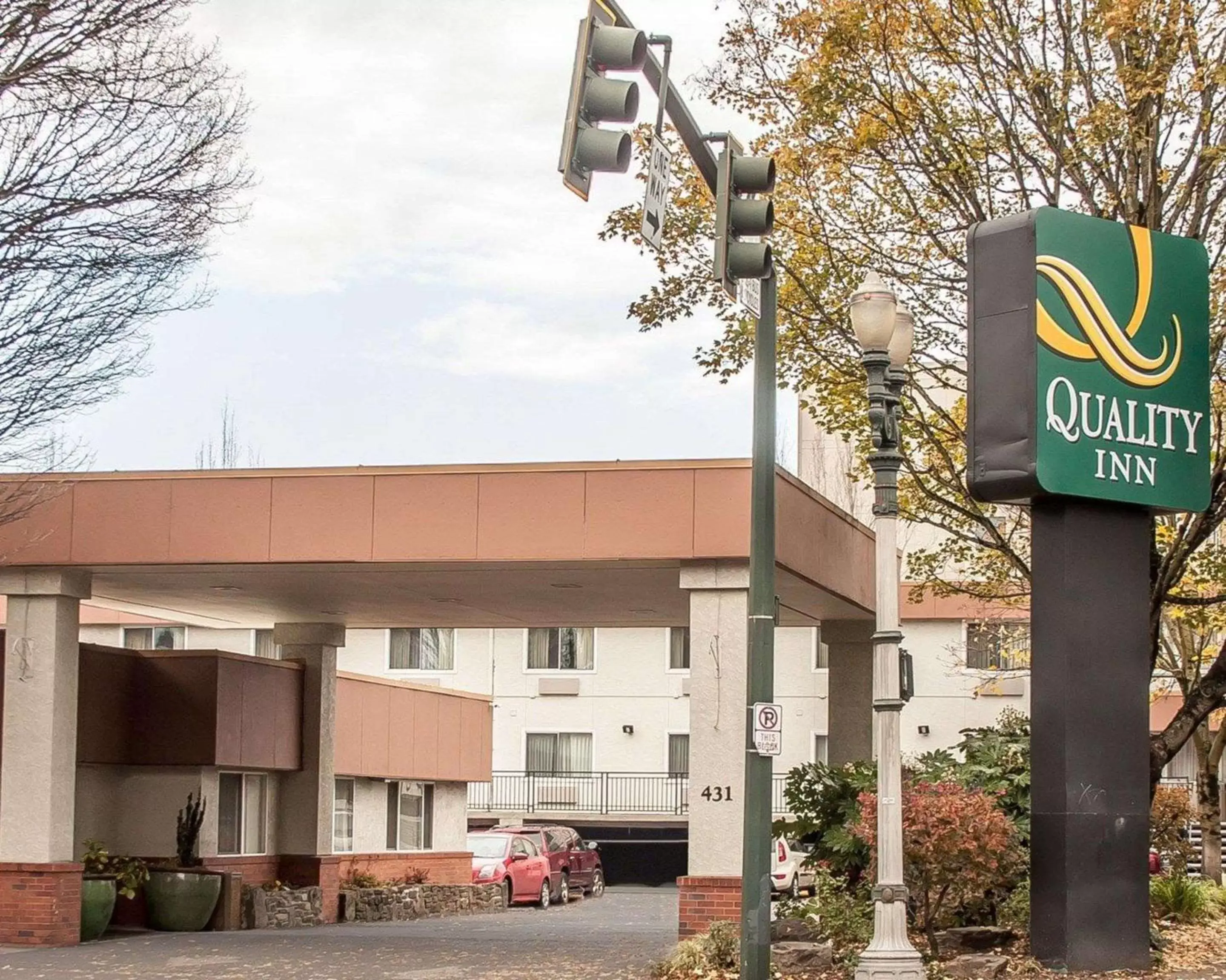 Property Building in Quality Inn Downtown Convention Center Portland