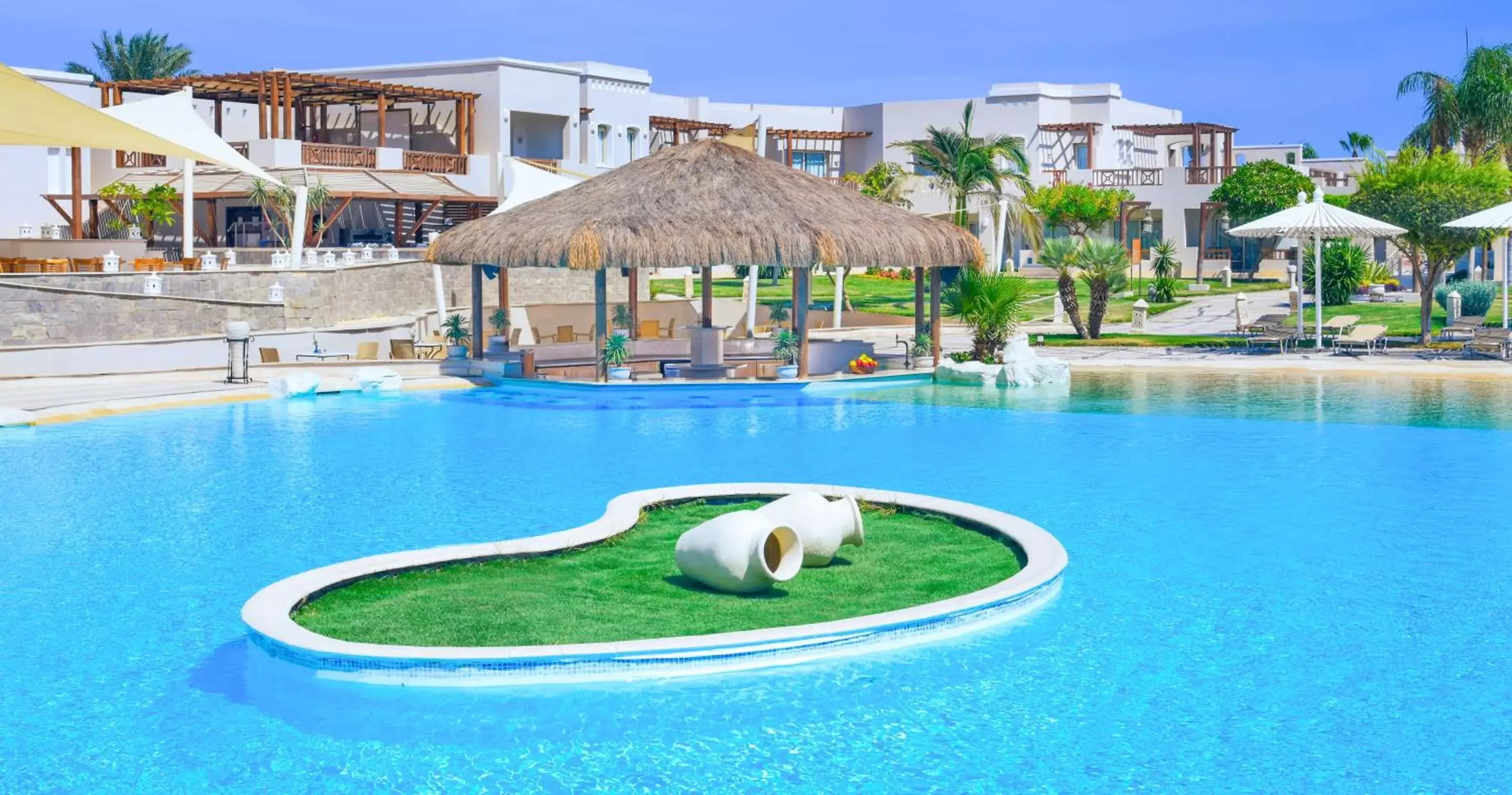 Bathroom, Swimming Pool in Sentido Casa Del Mar Resort