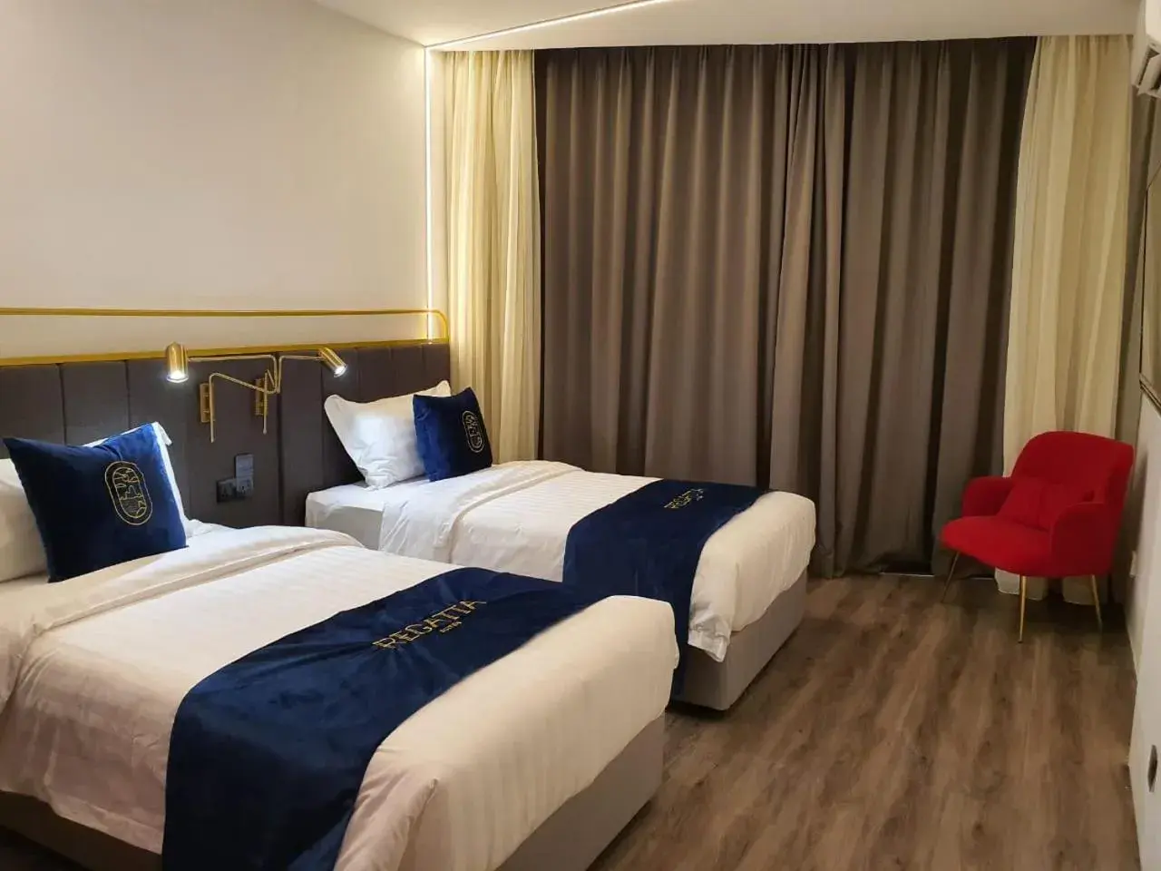 Bed in Regatta Suites Kozi Square Kuching