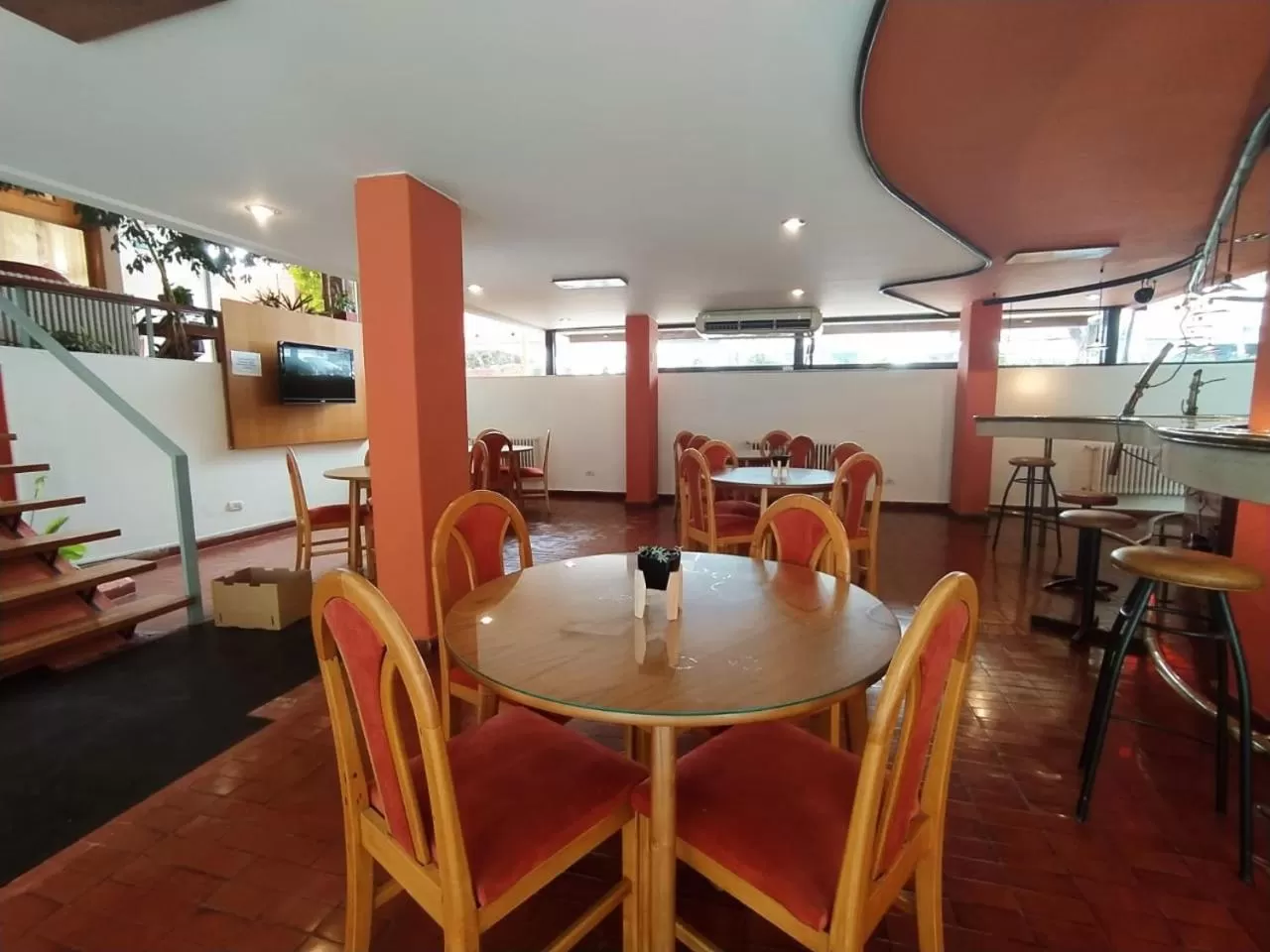 Lounge or bar, Restaurant/Places to Eat in Gran Lourdes Hotel by CPH