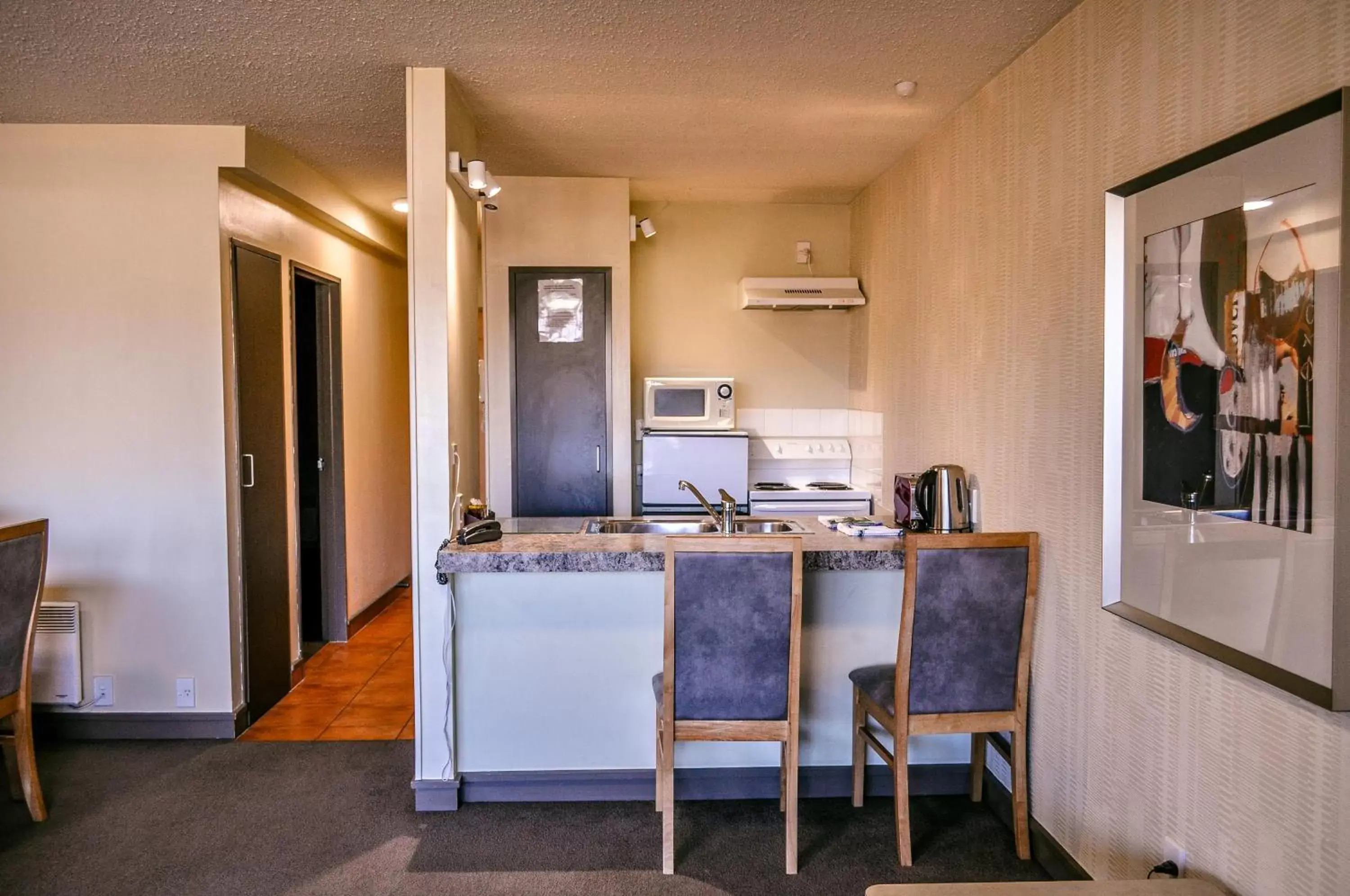 Kitchen or kitchenette, Kitchen/Kitchenette in The Lofts Apartments