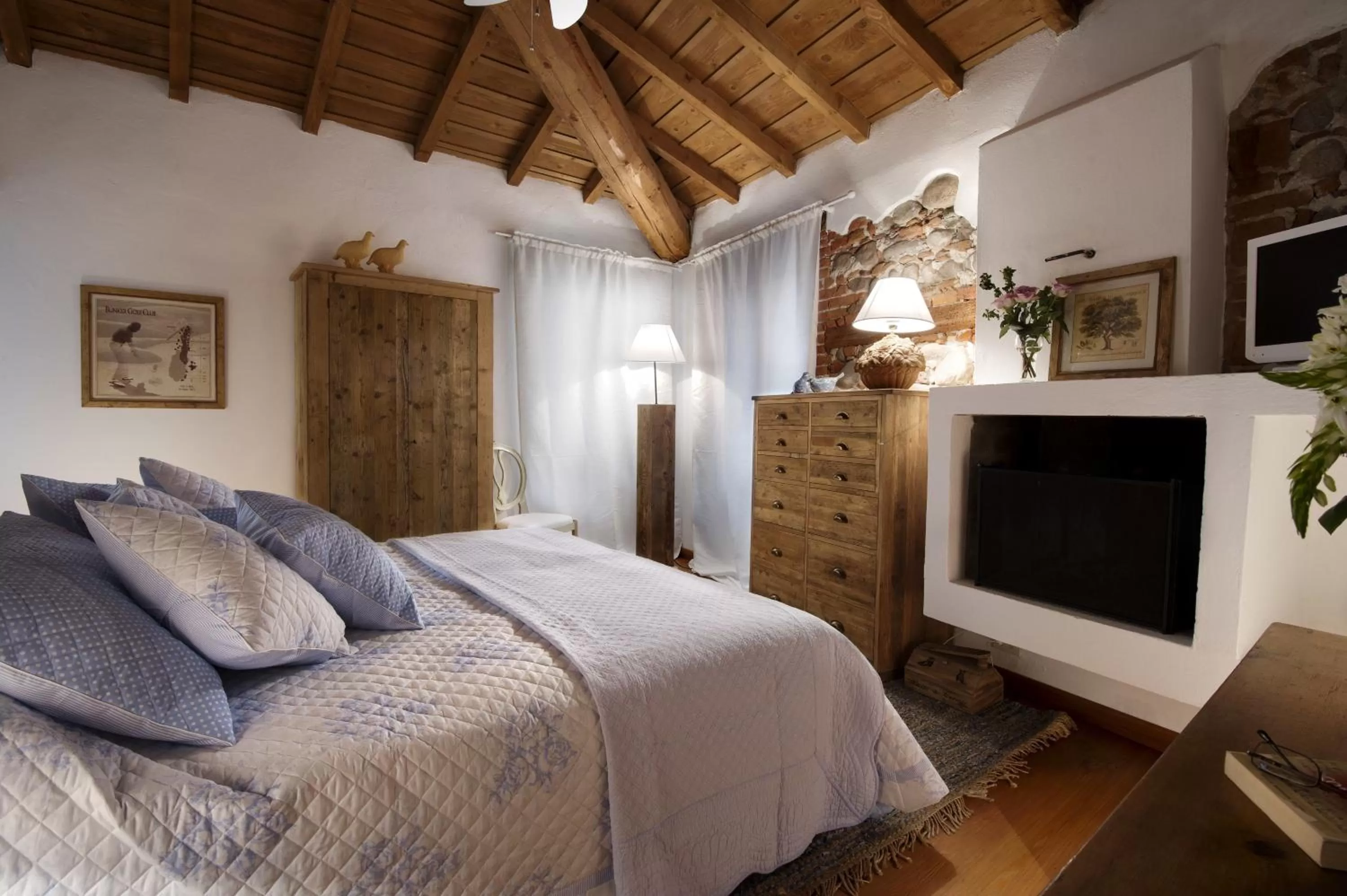Photo of the whole room, Bed in Il Relais dell'Abbazia