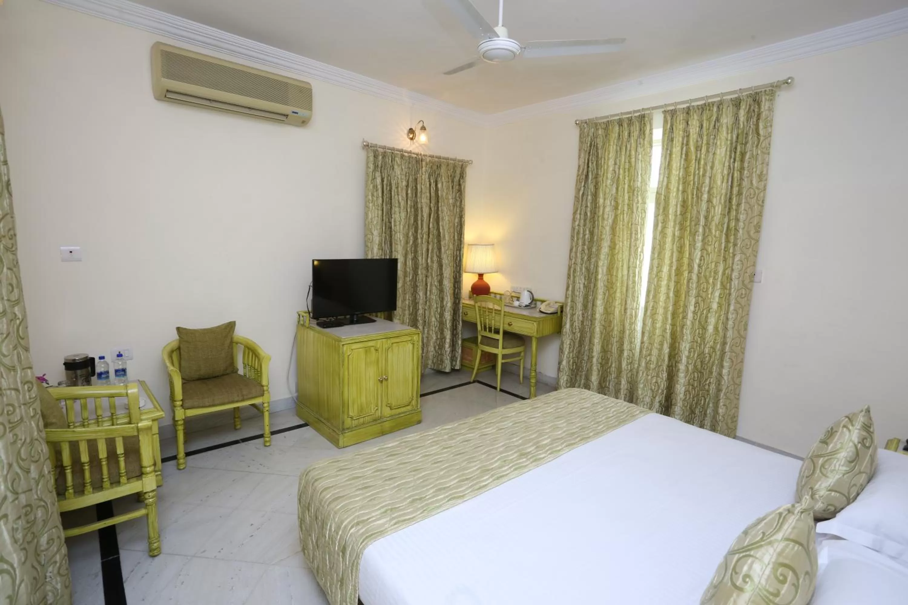 Bedroom, Bed in Garden Hotel - Heritage by HRH Group of Hotels