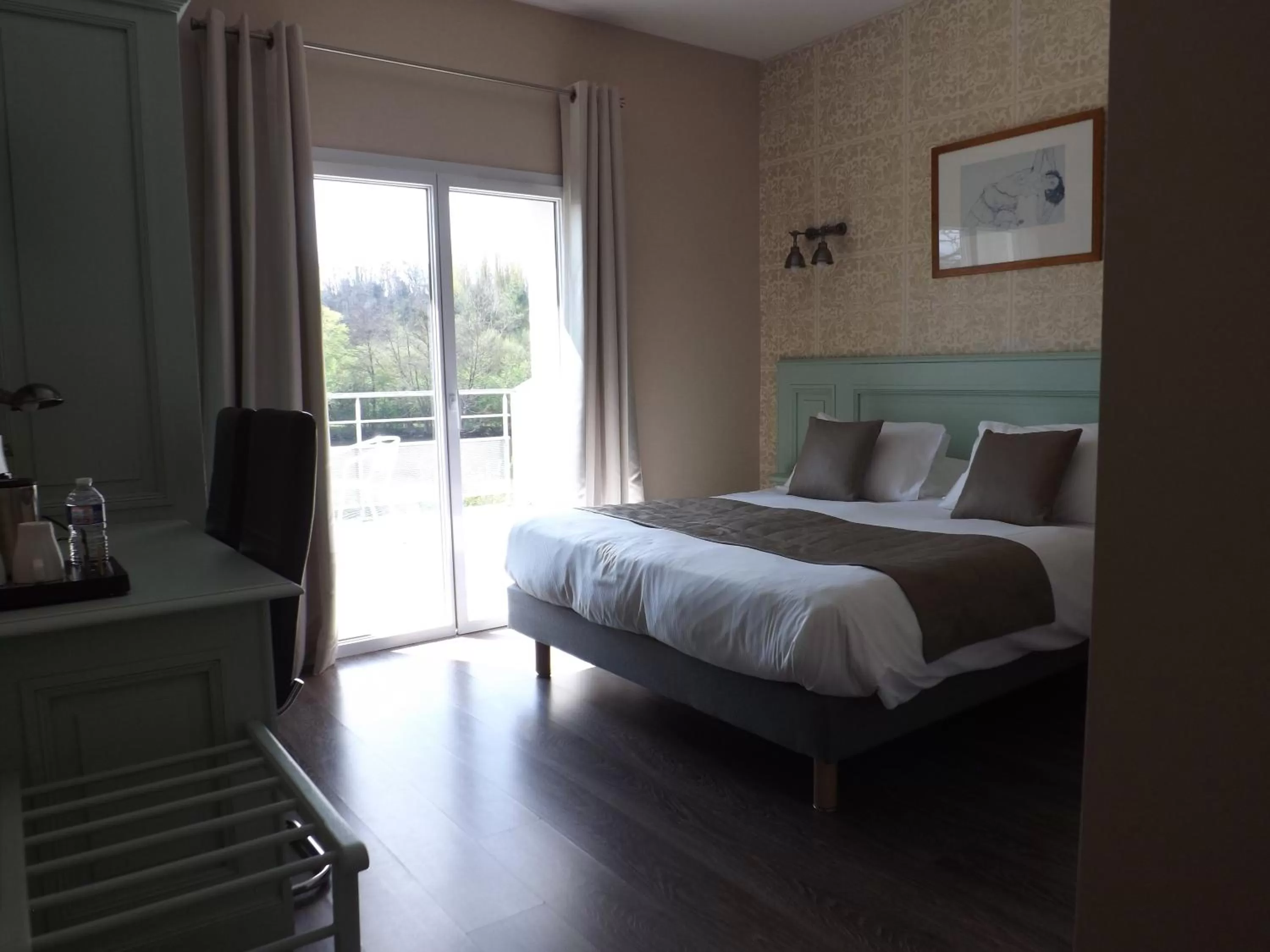 Double Room in Hotel du Lac Foix