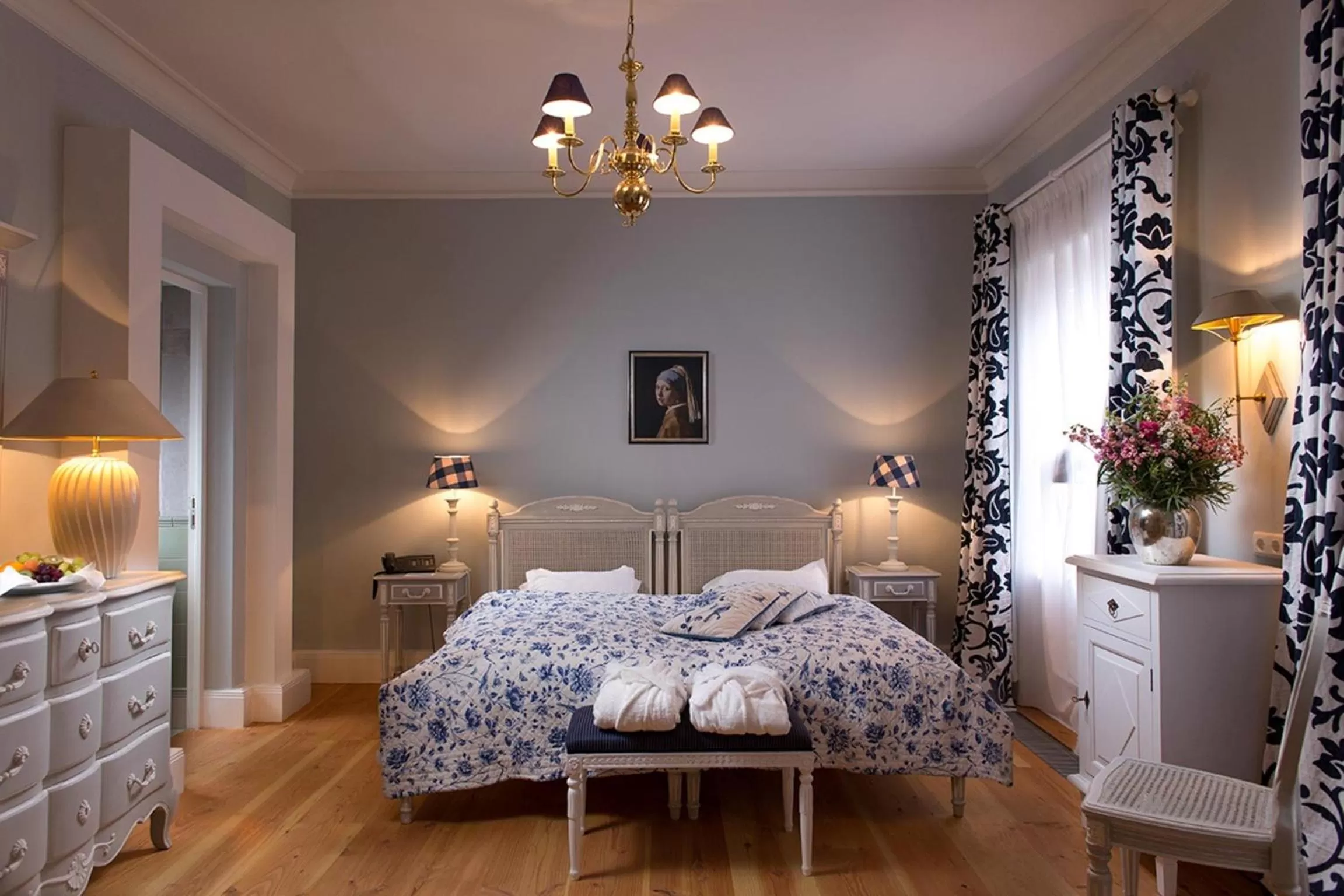 Photo of the whole room, Bed in Palais Esplanade Hamburg - Adults Only