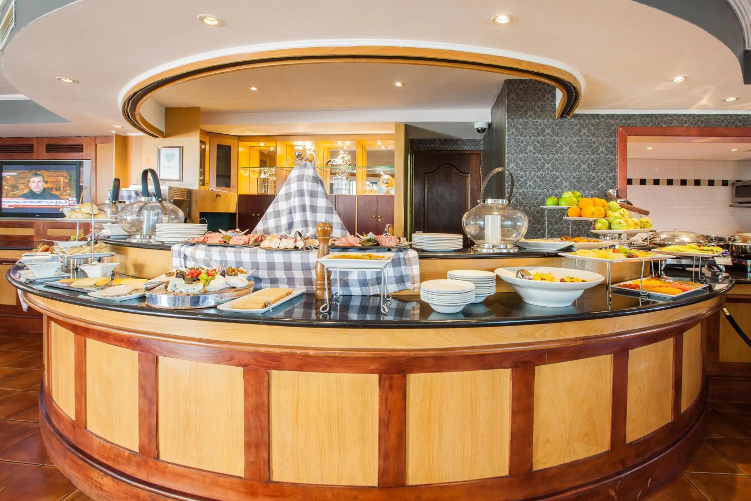 Restaurant/places to eat in City Lodge Hotel GrandWest