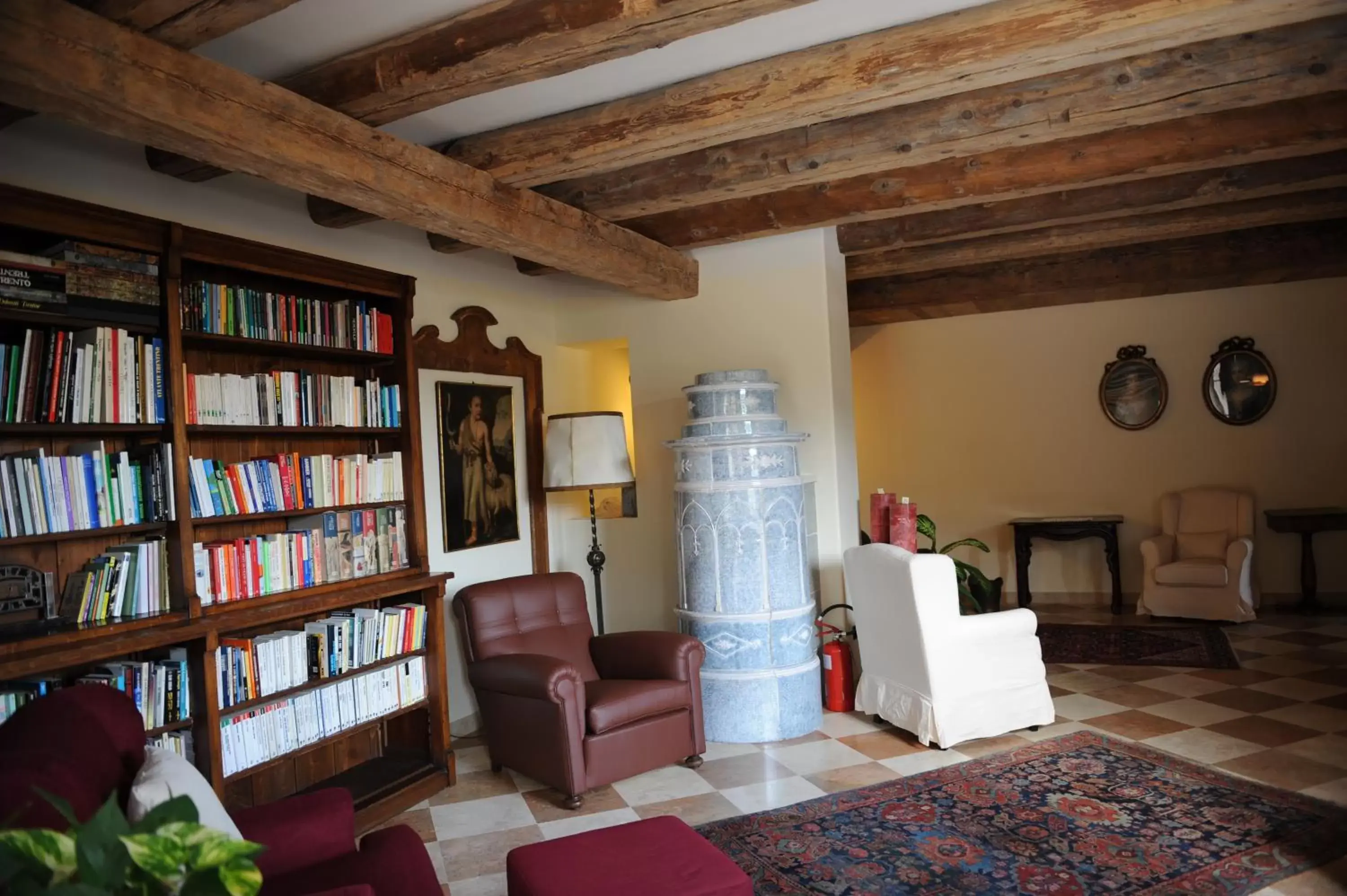 Library in Hotel Relais Vecchio Maso