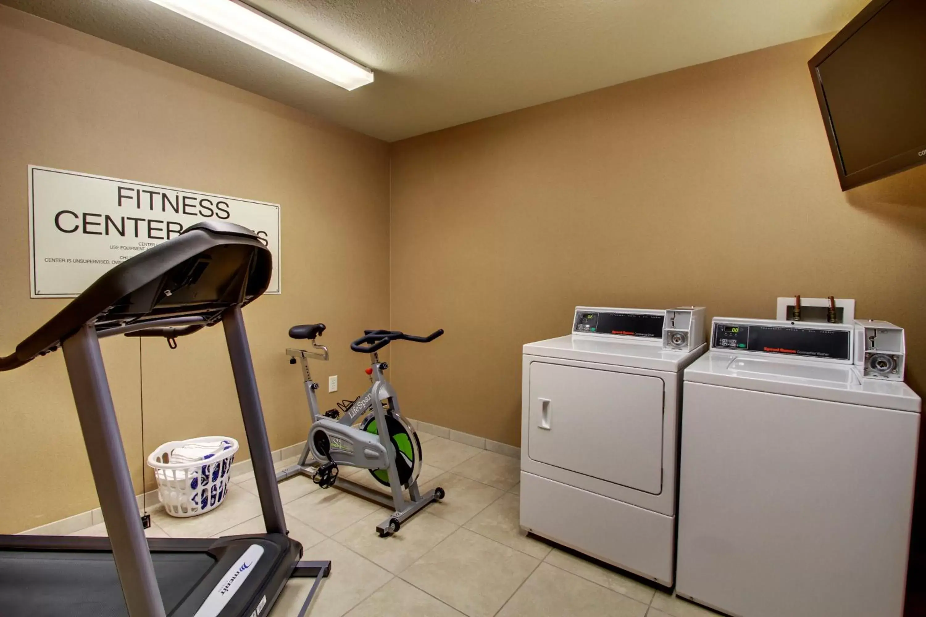 Fitness centre/facilities, Fitness Center/Facilities in Cobblestone Inn & Suites - Harvey