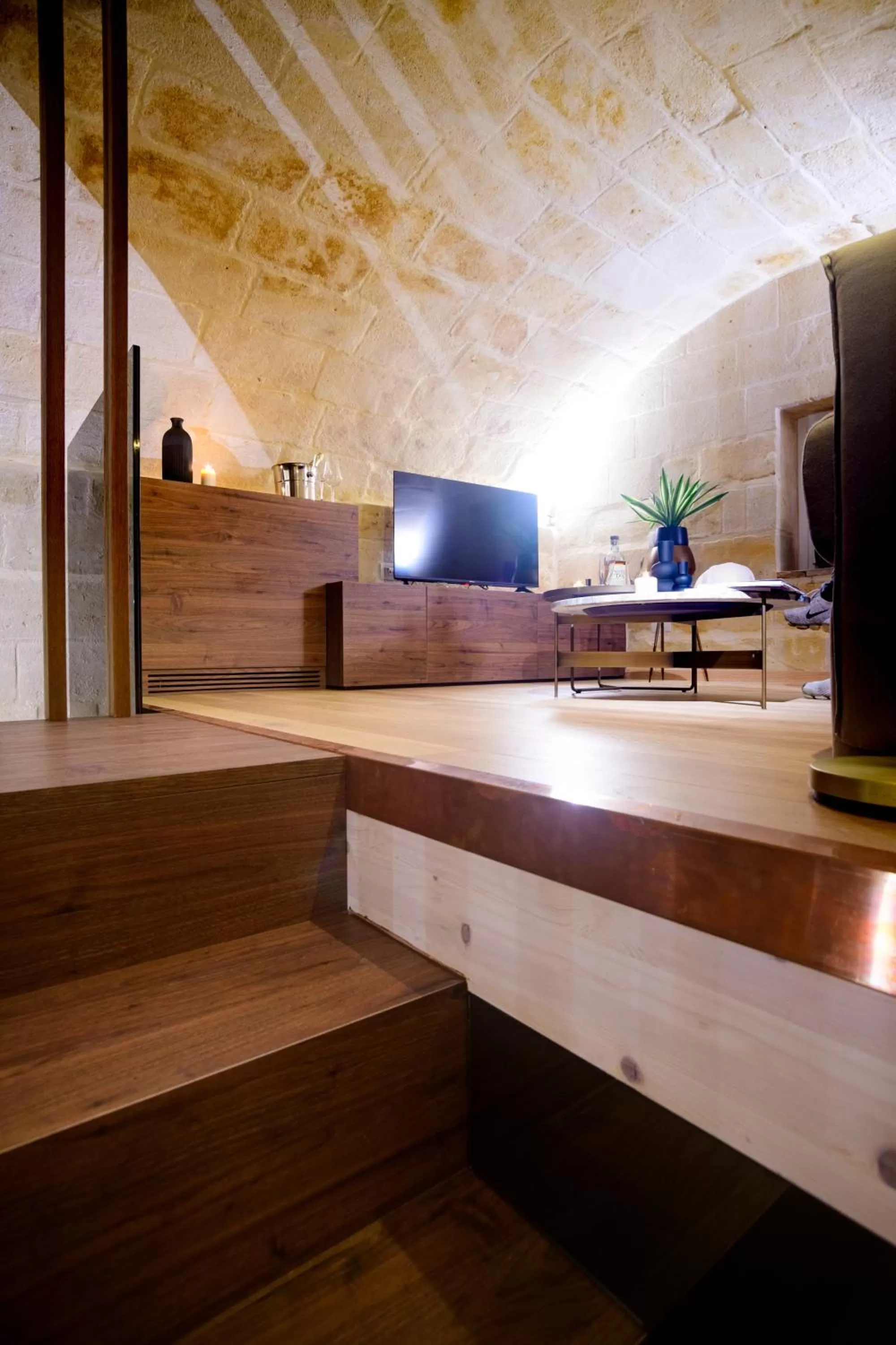 TV and multimedia in Le Malve Cave Retreat