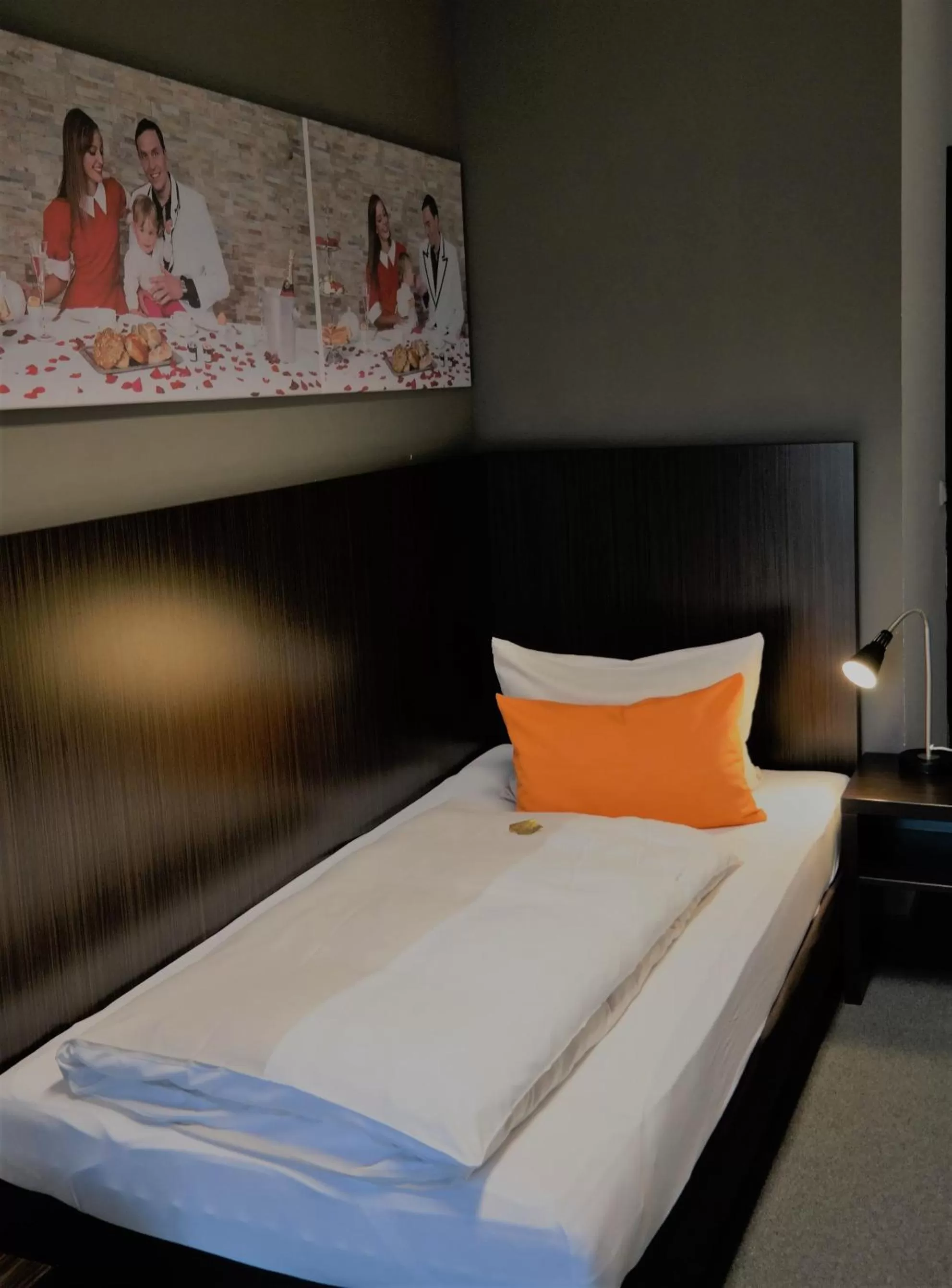 Photo of the whole room, Bed in GS Hotel Mindelheim