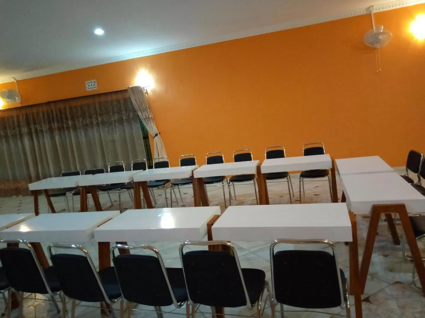 Restaurant/places to eat in Africa Lodge Arusha