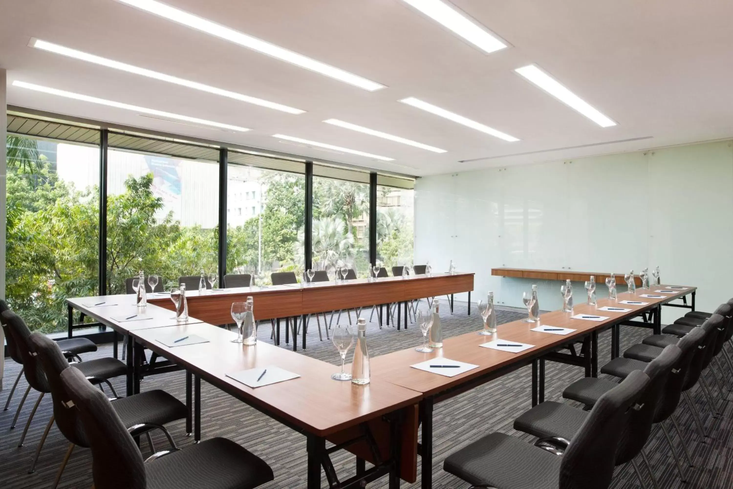 Meeting/conference room in Four Points by Sheraton Jakarta Thamrin