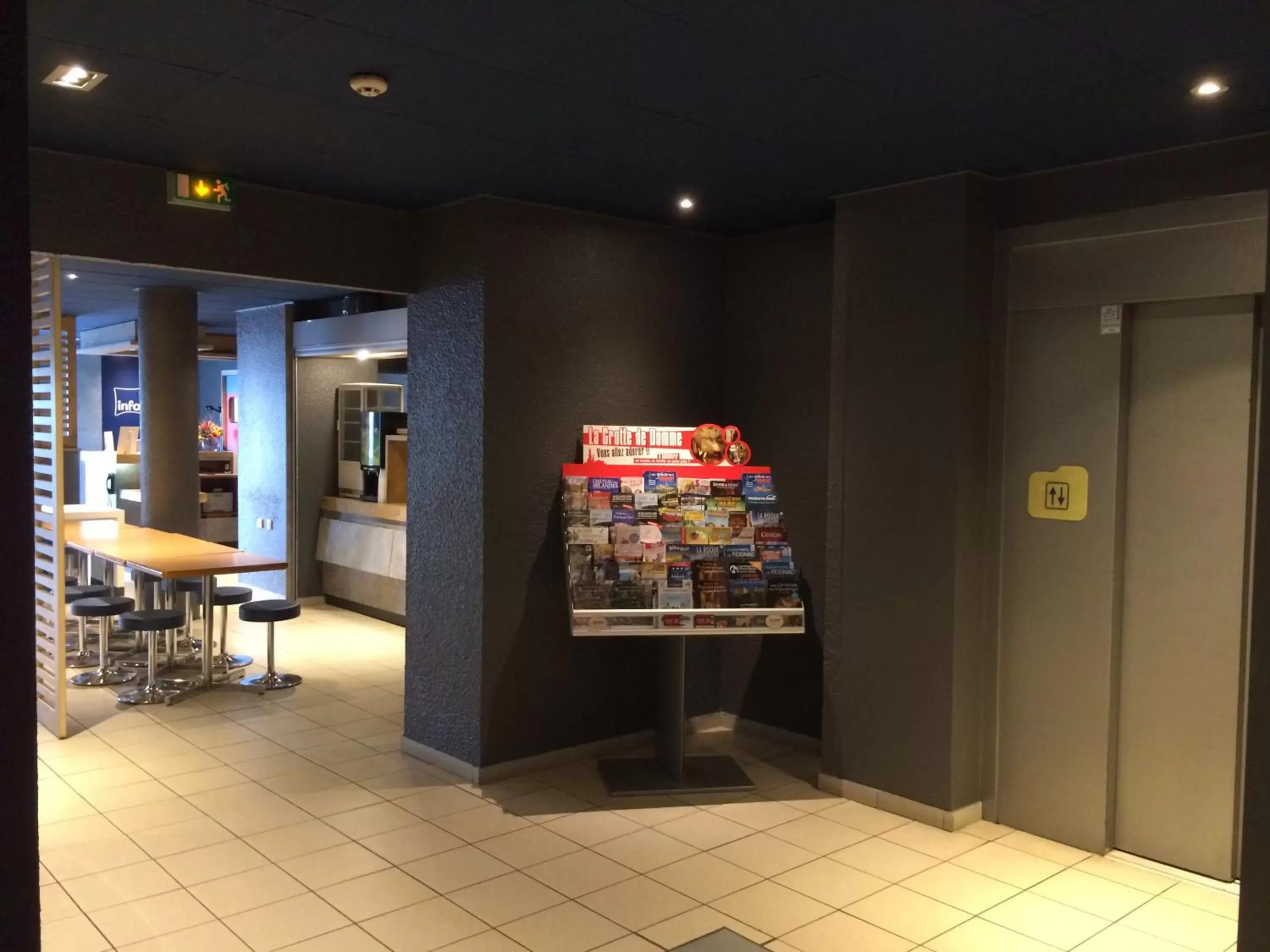 Lobby or reception in Ibis budget Périgueux