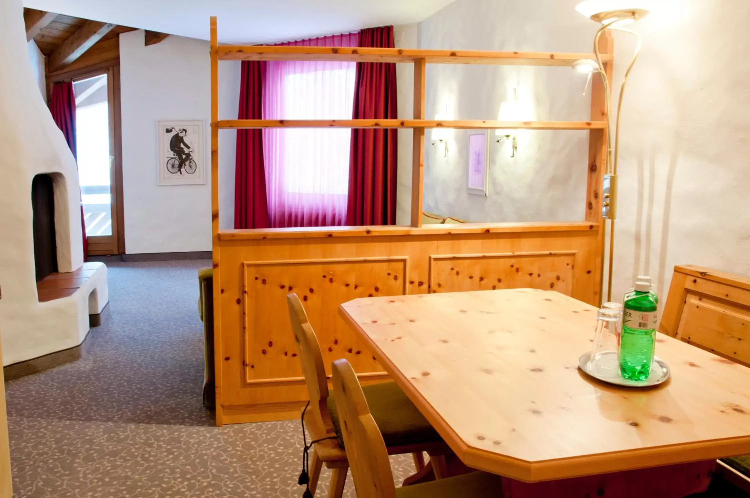 Living room, Dining Area in Hotel Rosatsch