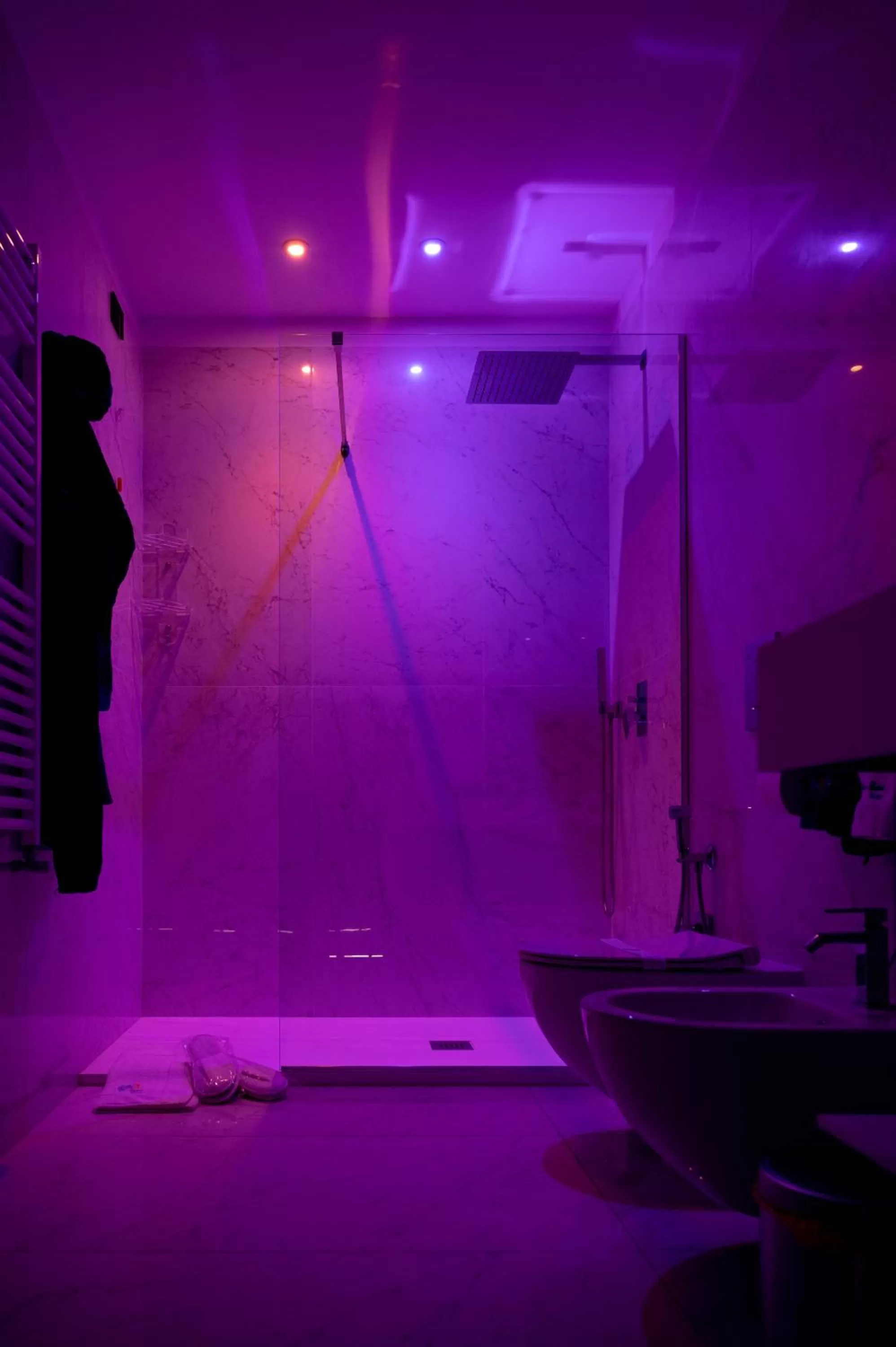 Shower in BM SUITES CEFALU