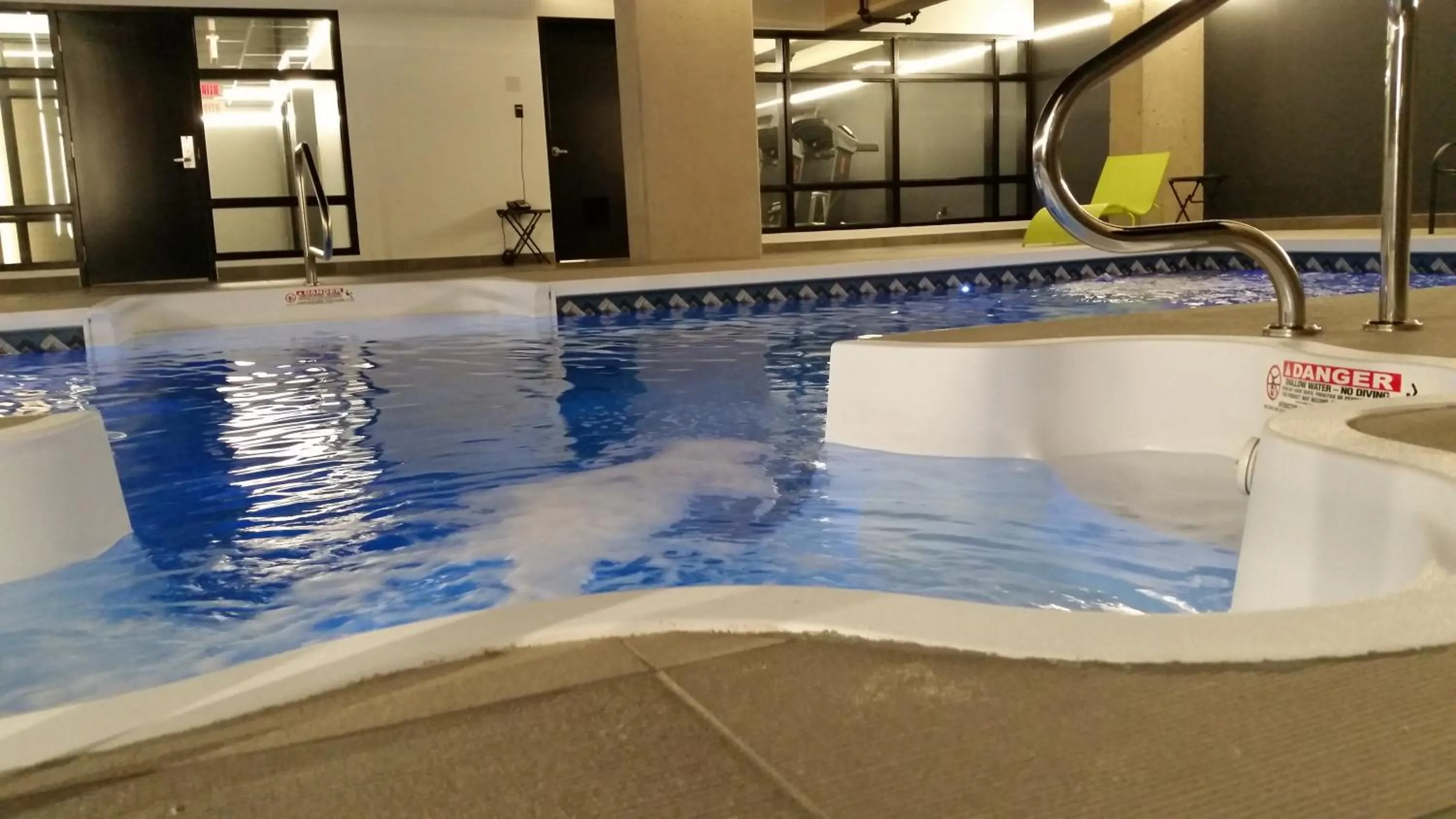 Swimming pool in Grand Times Hotel Drummondville