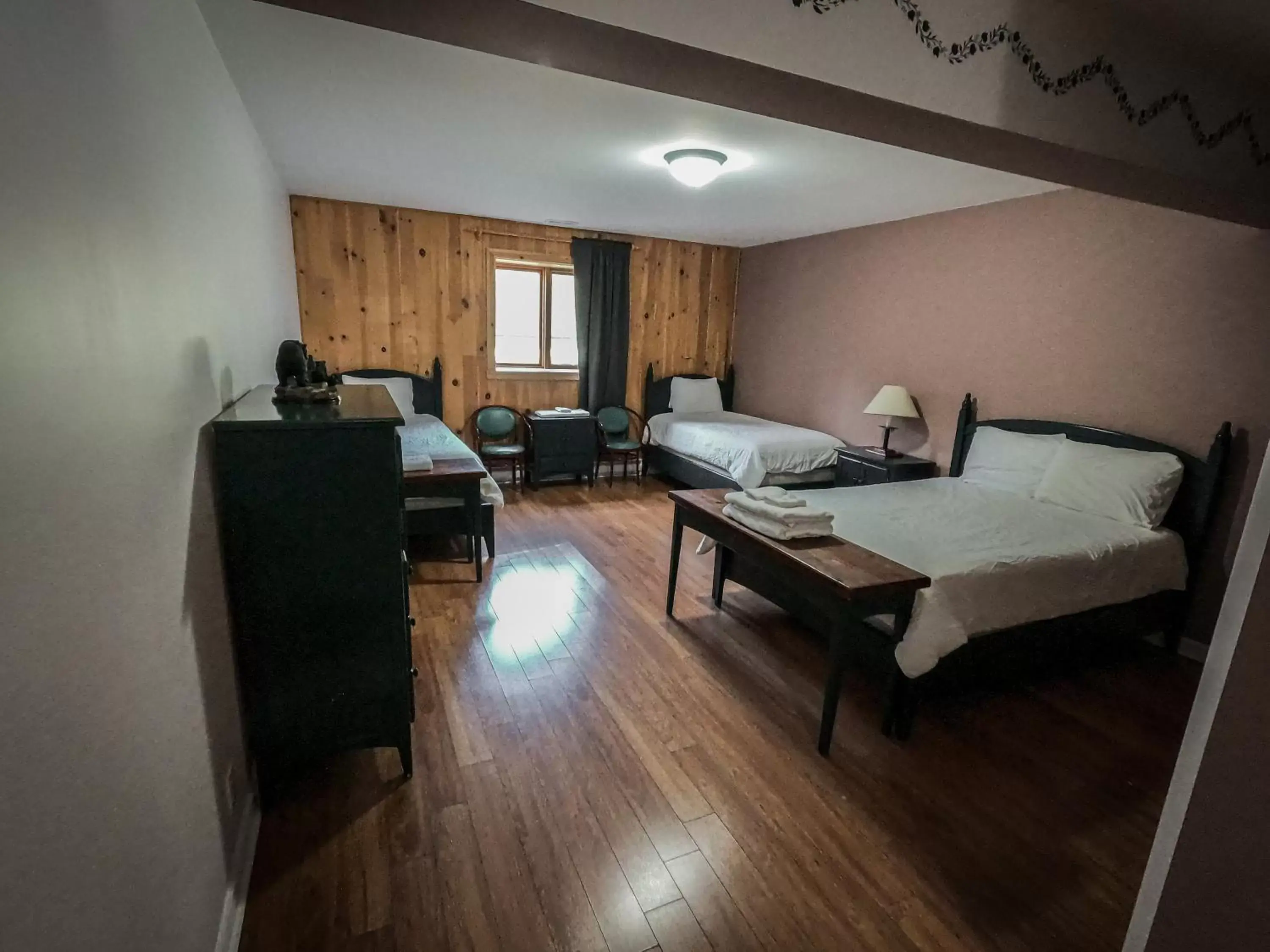 Quadruple Room in Camp Taureau - Altaï Canada Quadruple Room in Camp Taureau - Altaï Canada