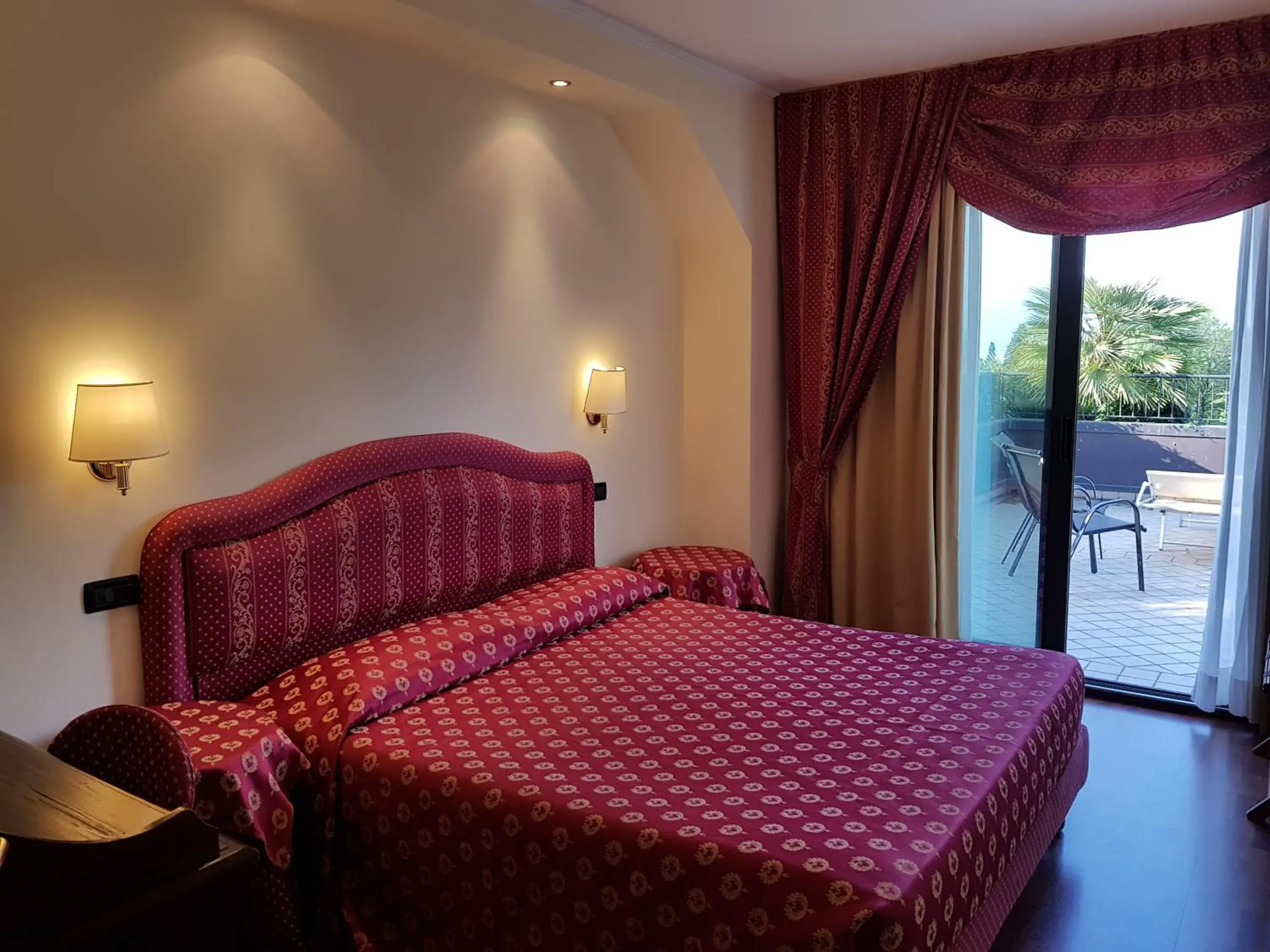 Bedroom, Bed in Admiral Hotel Villa Erme