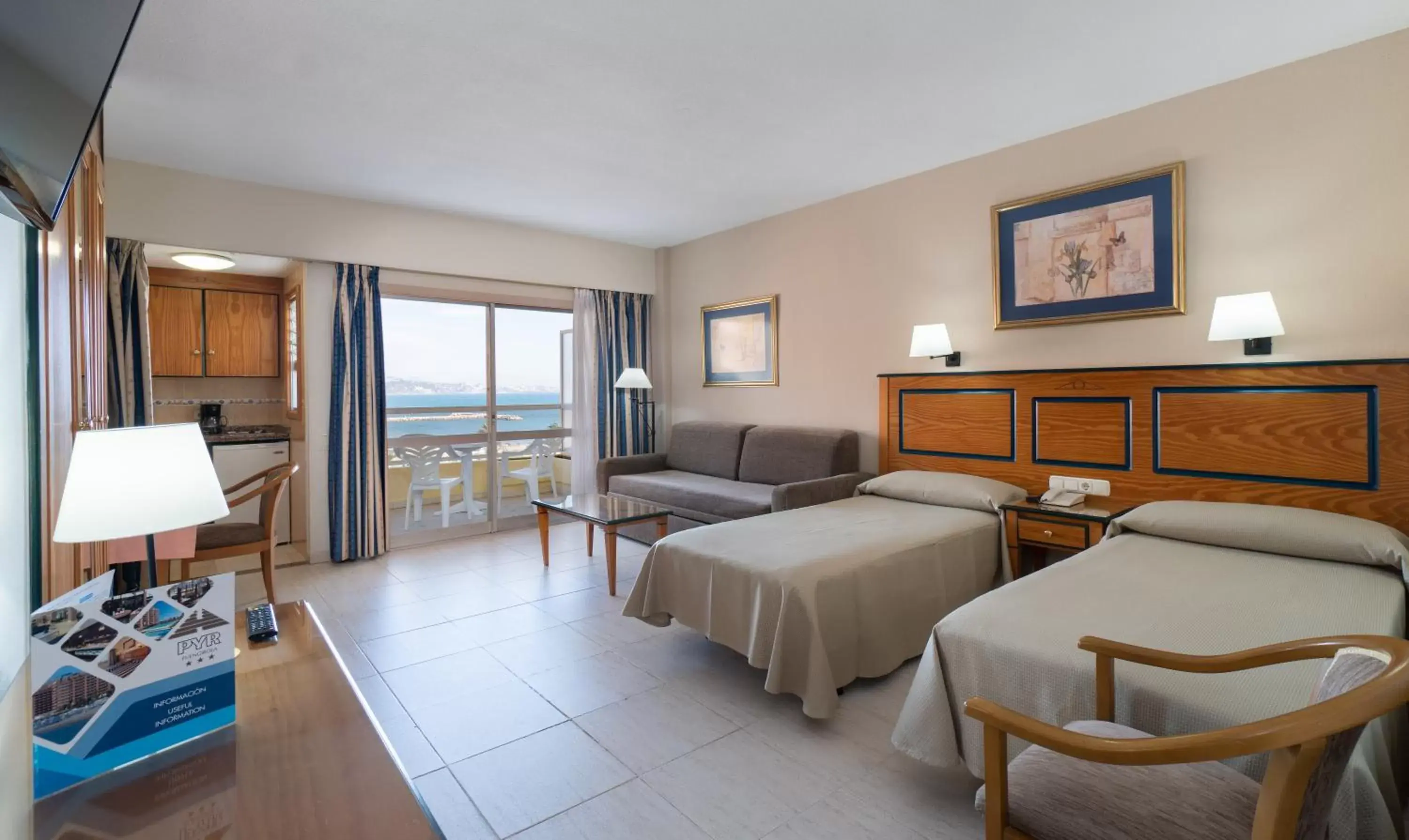 Photo of the whole room in Hotel Apartamentos Pyr Fuengirola