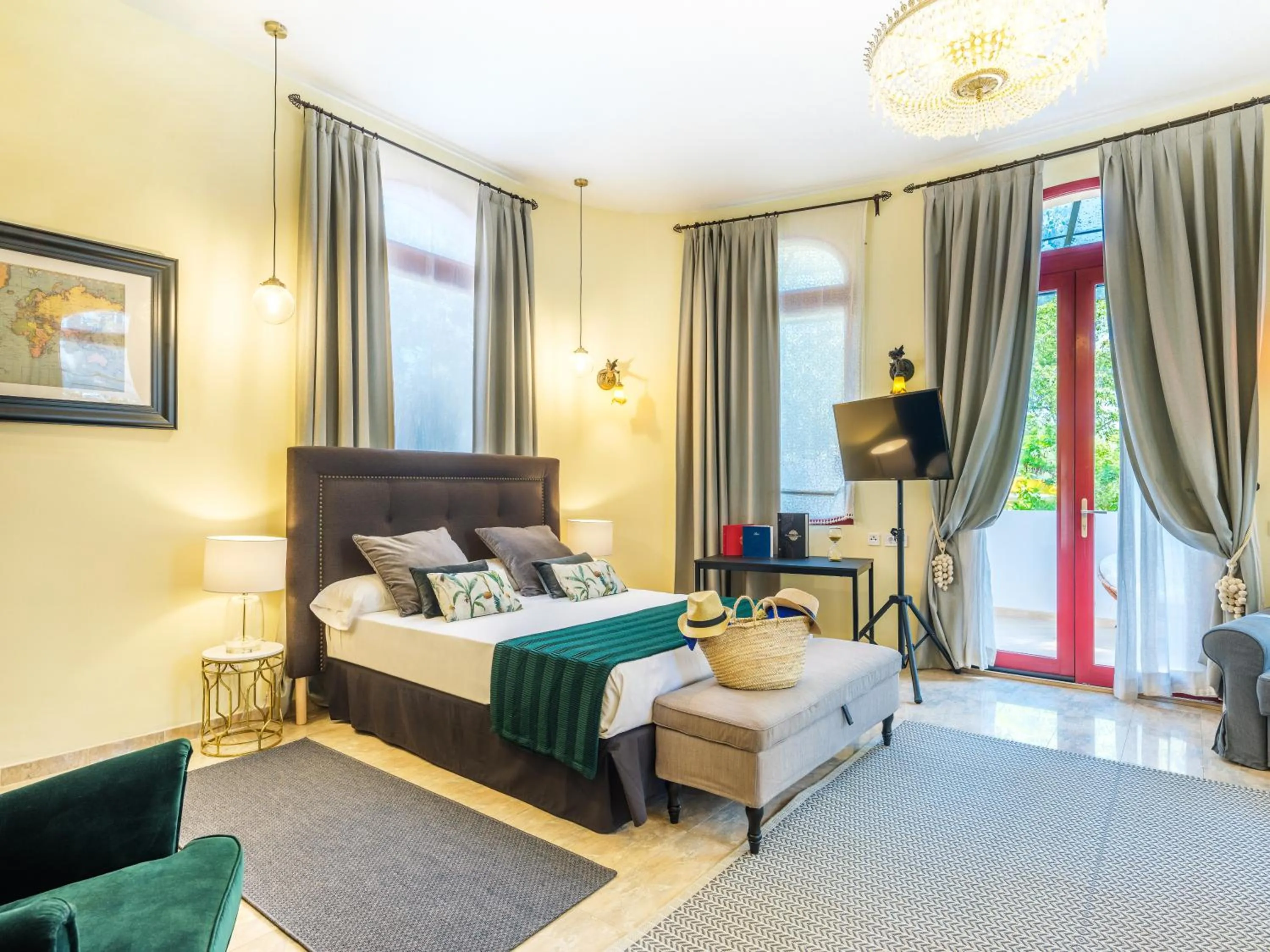 Photo of the whole room, Bed in Hotel Ciutat Jardi