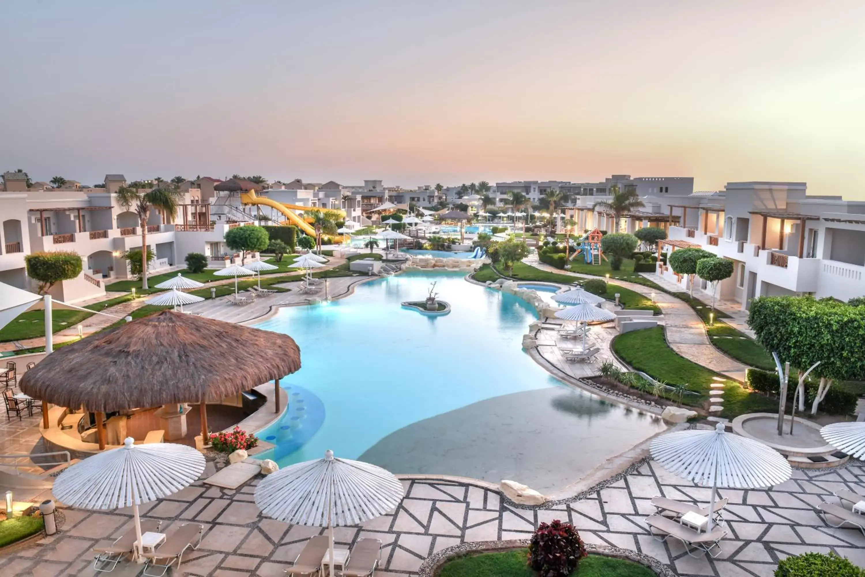 Swimming pool, Pool View in Sentido Casa Del Mar Resort