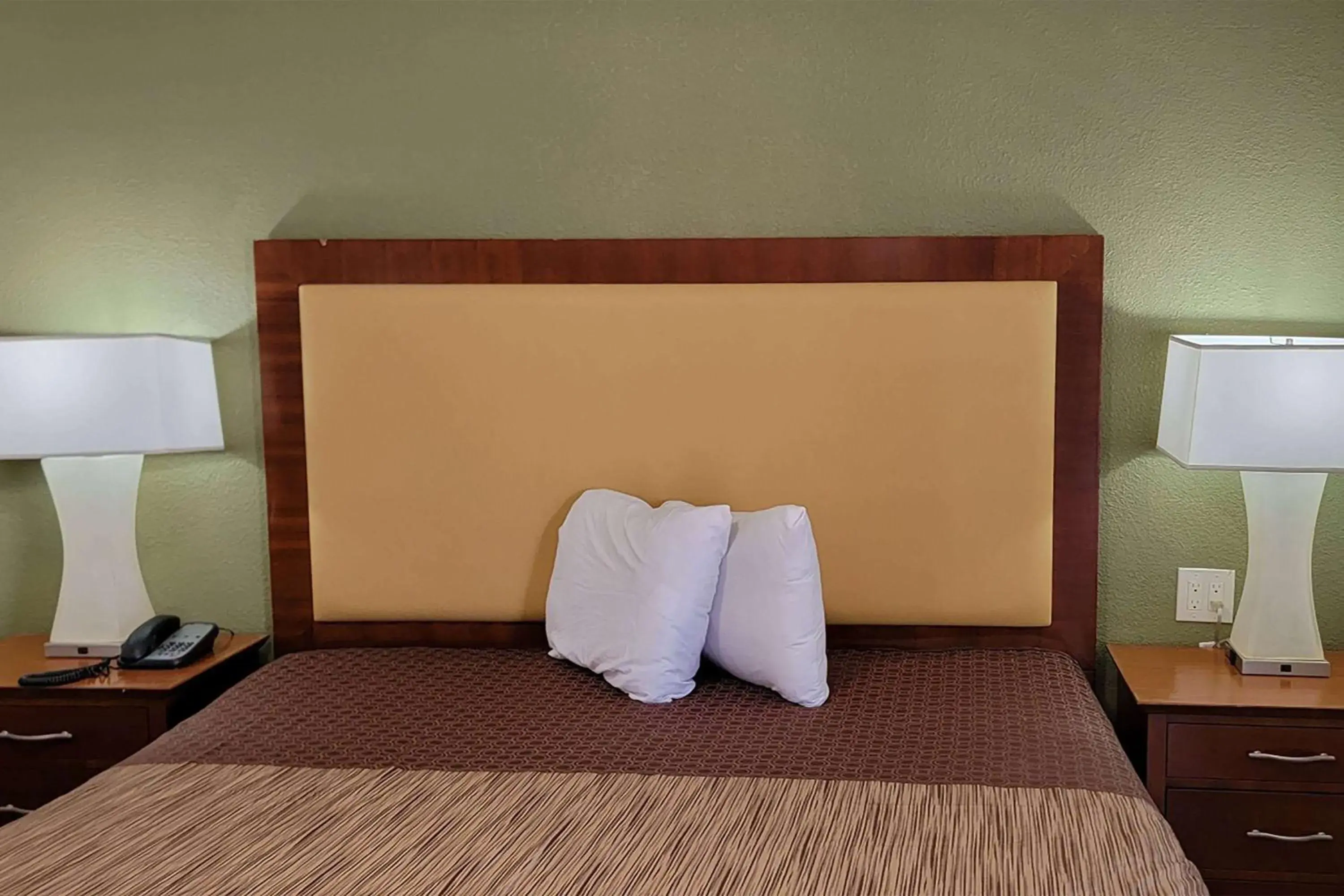 Bed in Super 8 by Wyndham El Centro North