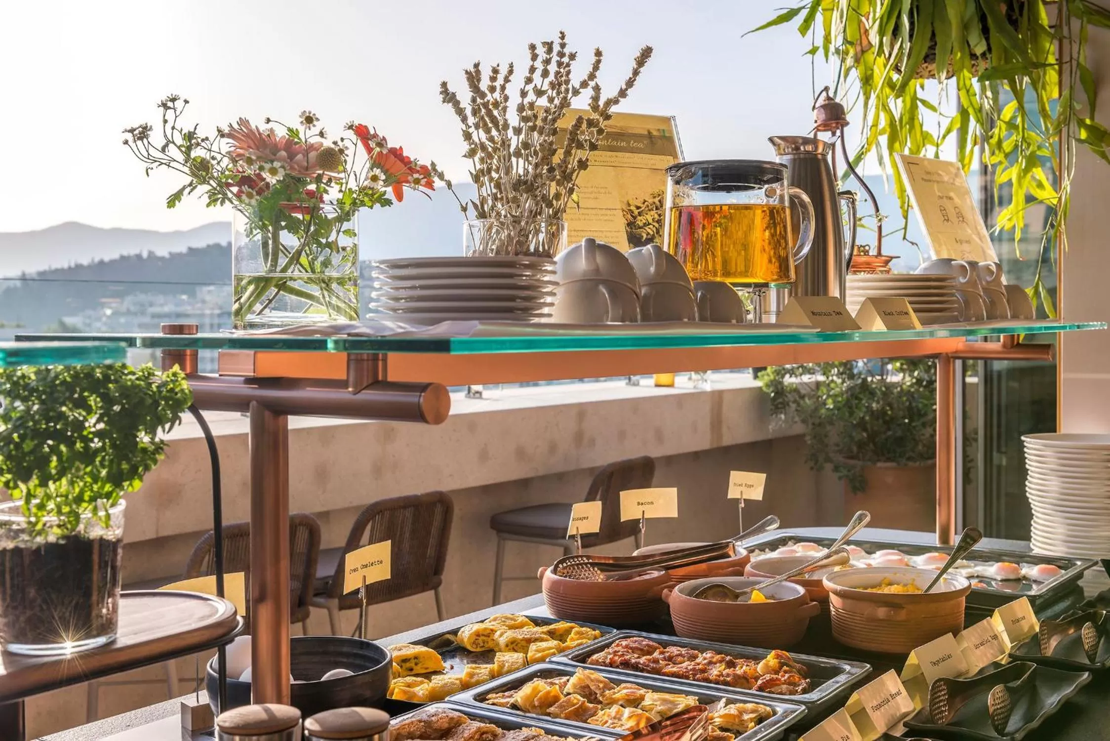 Restaurant/places to eat in Niche Hotel Athens