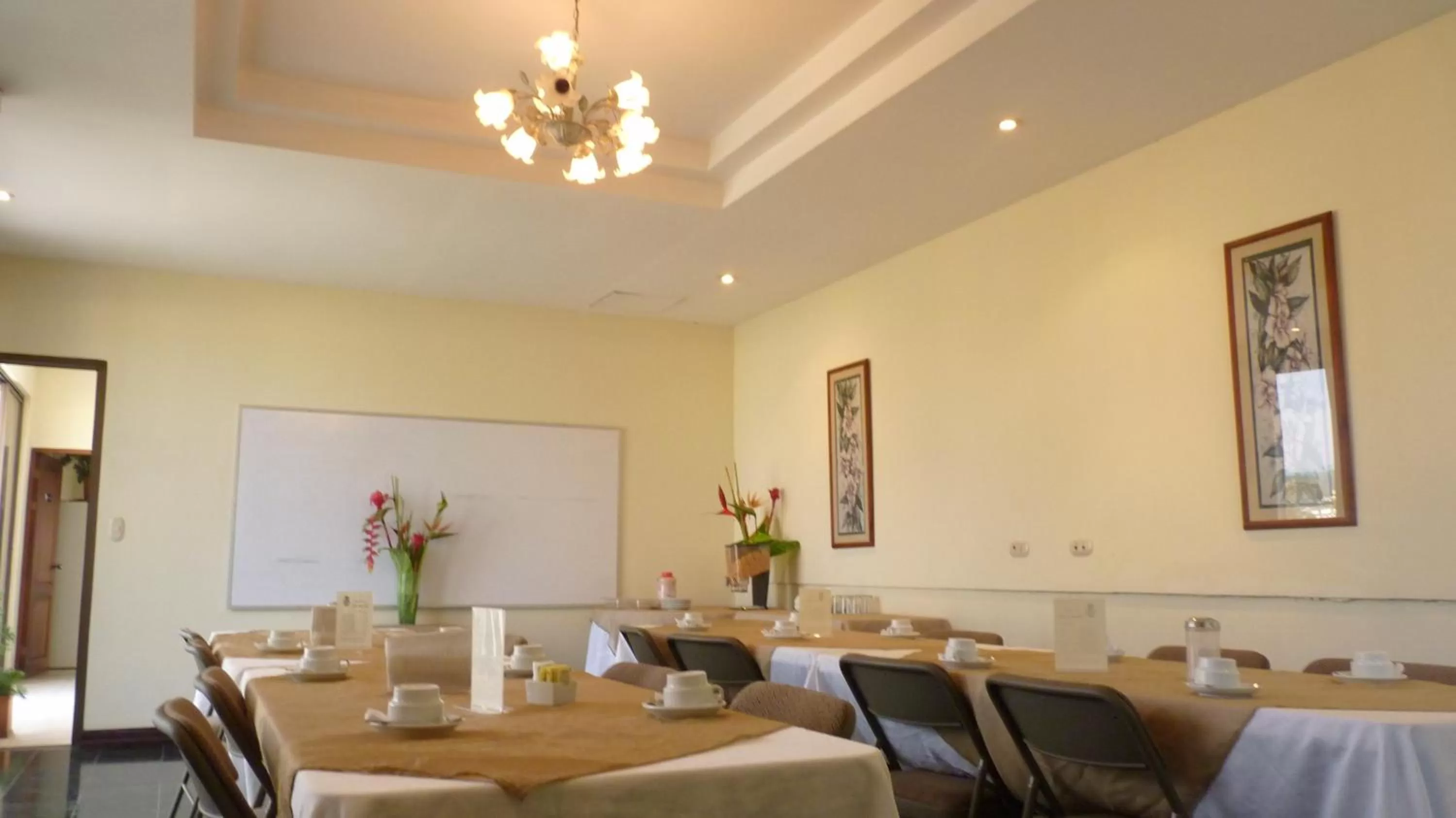 Banquet/Function facilities in Hotel Plaza Real Suites & Apartments San Jose