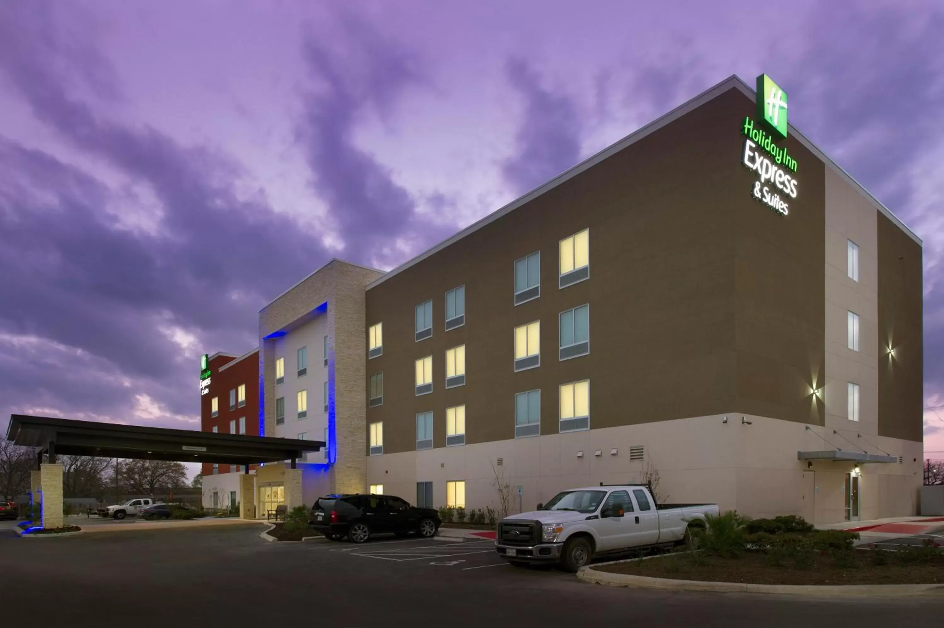 Property Building in Holiday Inn Express & Suites New Braunfels, an IHG Hotel