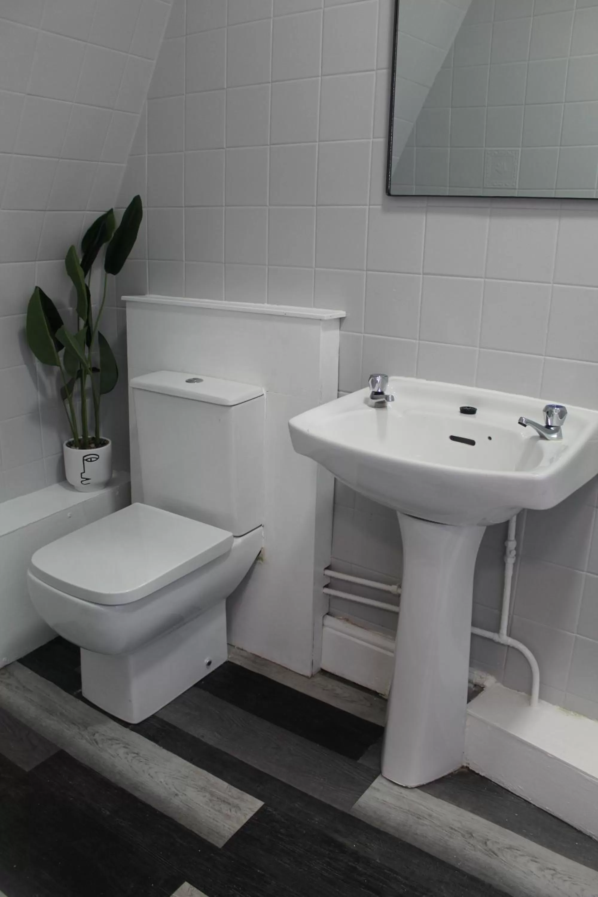 Bathroom in Mitre Hotel Manchester City Centre