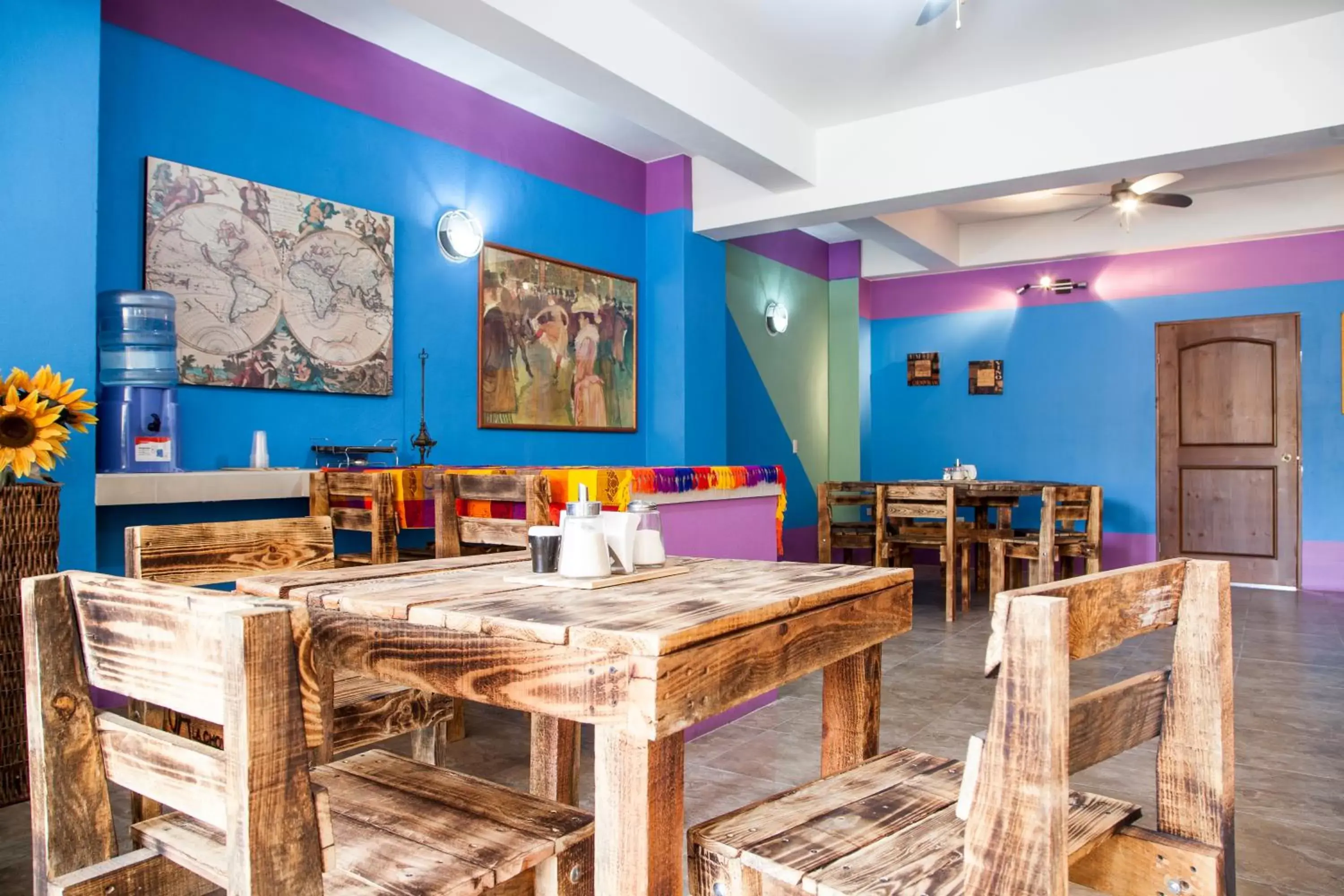 Lounge or bar, Restaurant/Places to Eat in Casa Juarez B&B