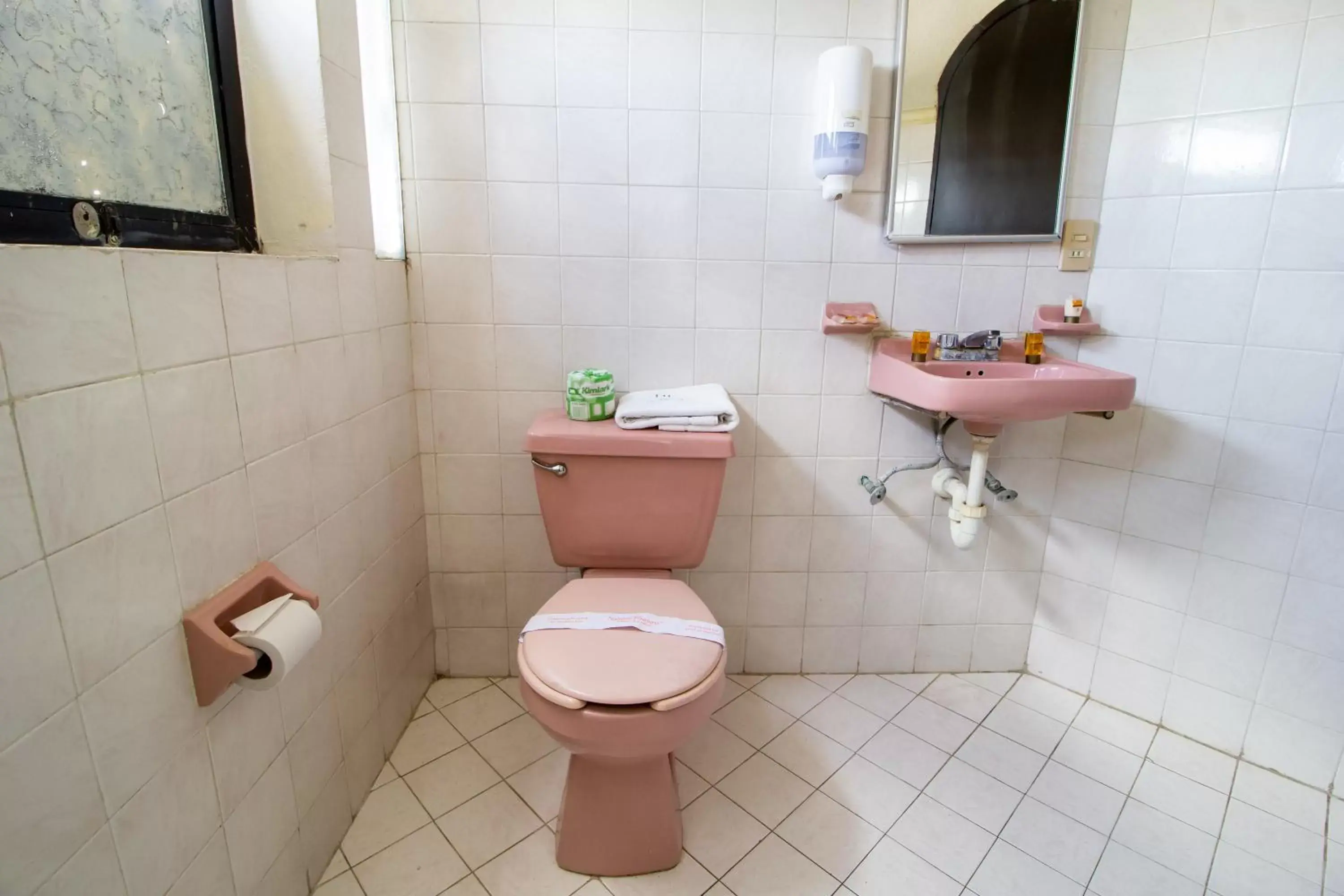 Toilet, Bathroom in Hotel El Español Centro Historico