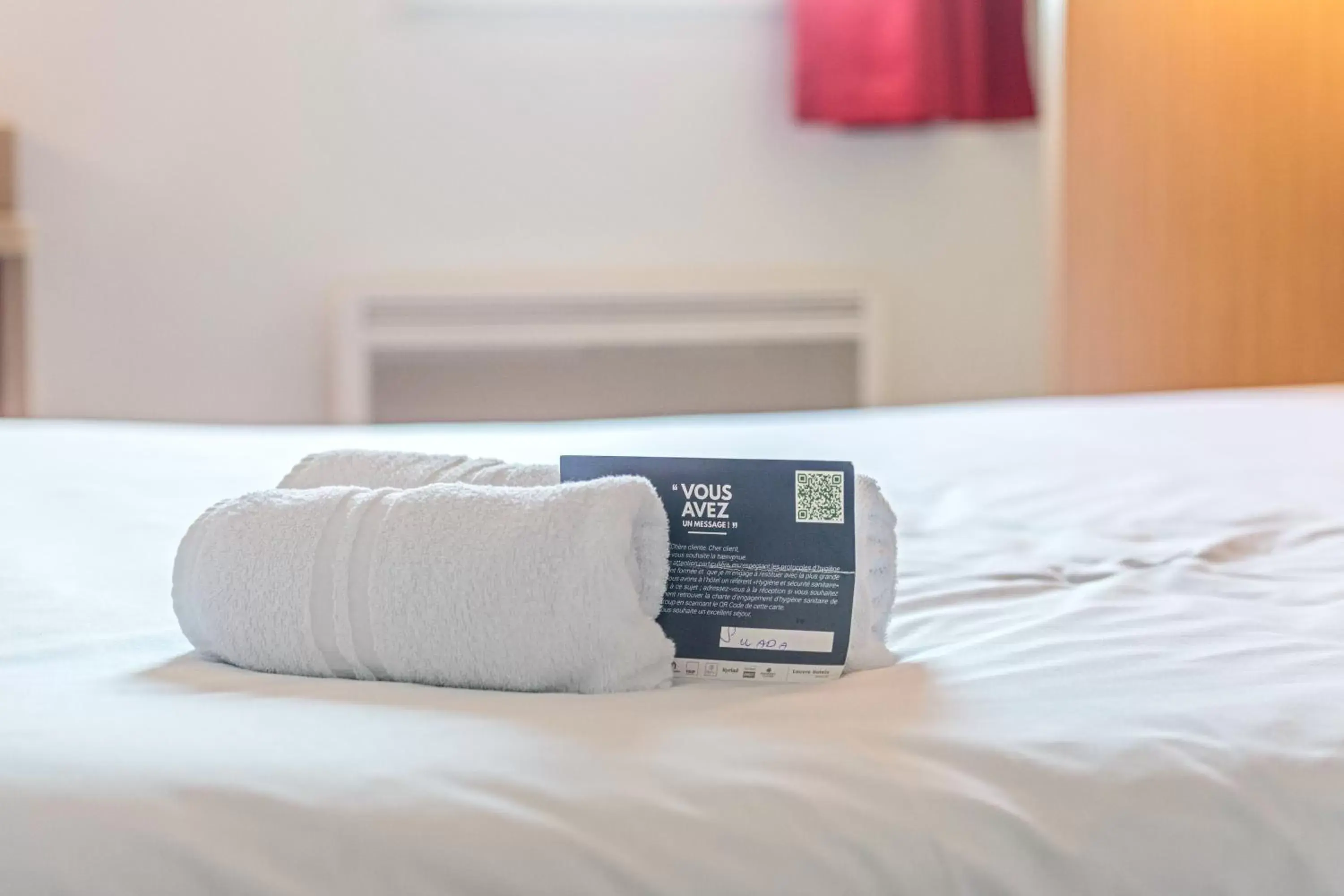 towels, Bed in Kyriad Direct Annemasse - Genève