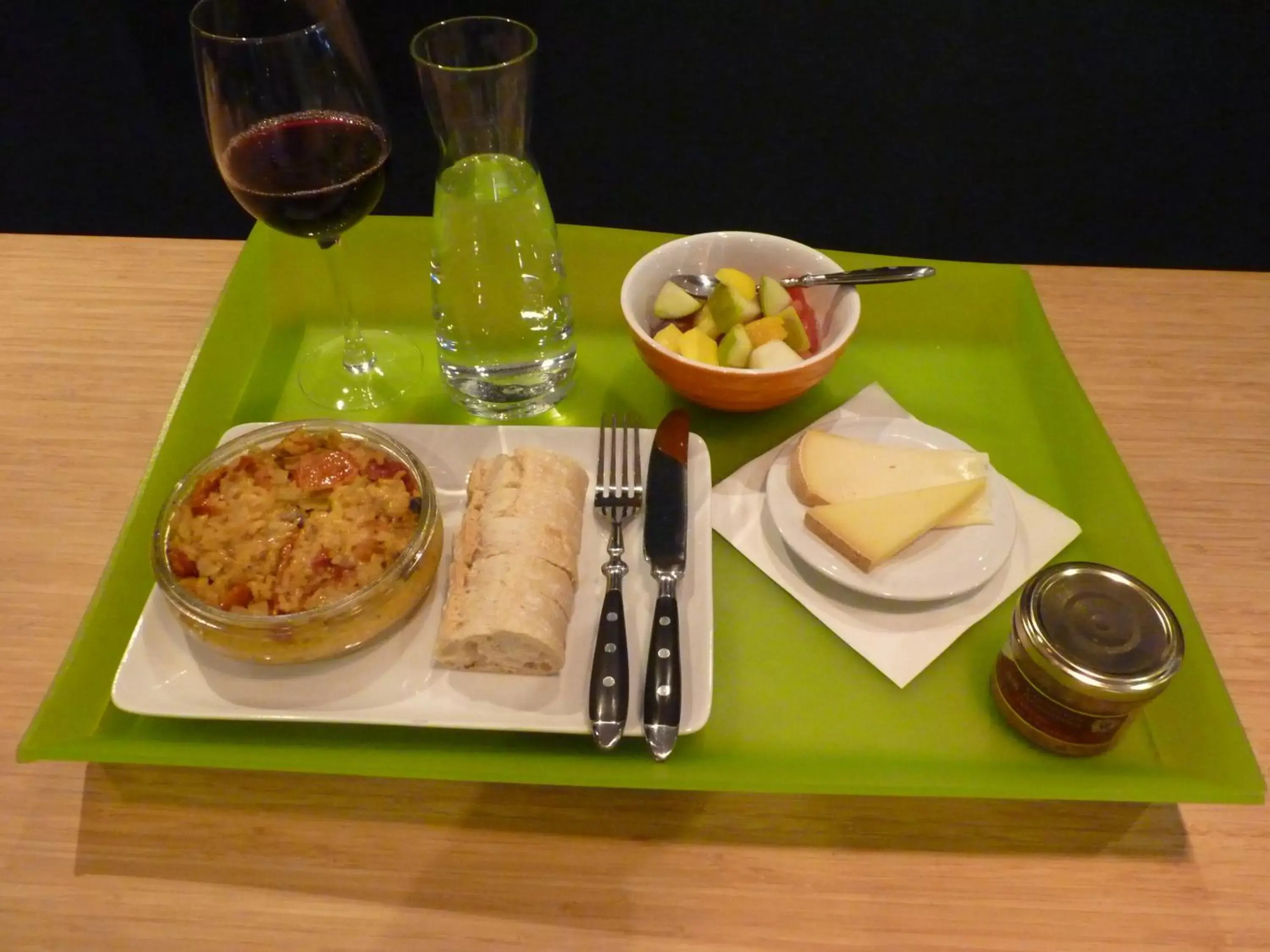 Food and drinks in ibis Styles Roanne Centre Gare