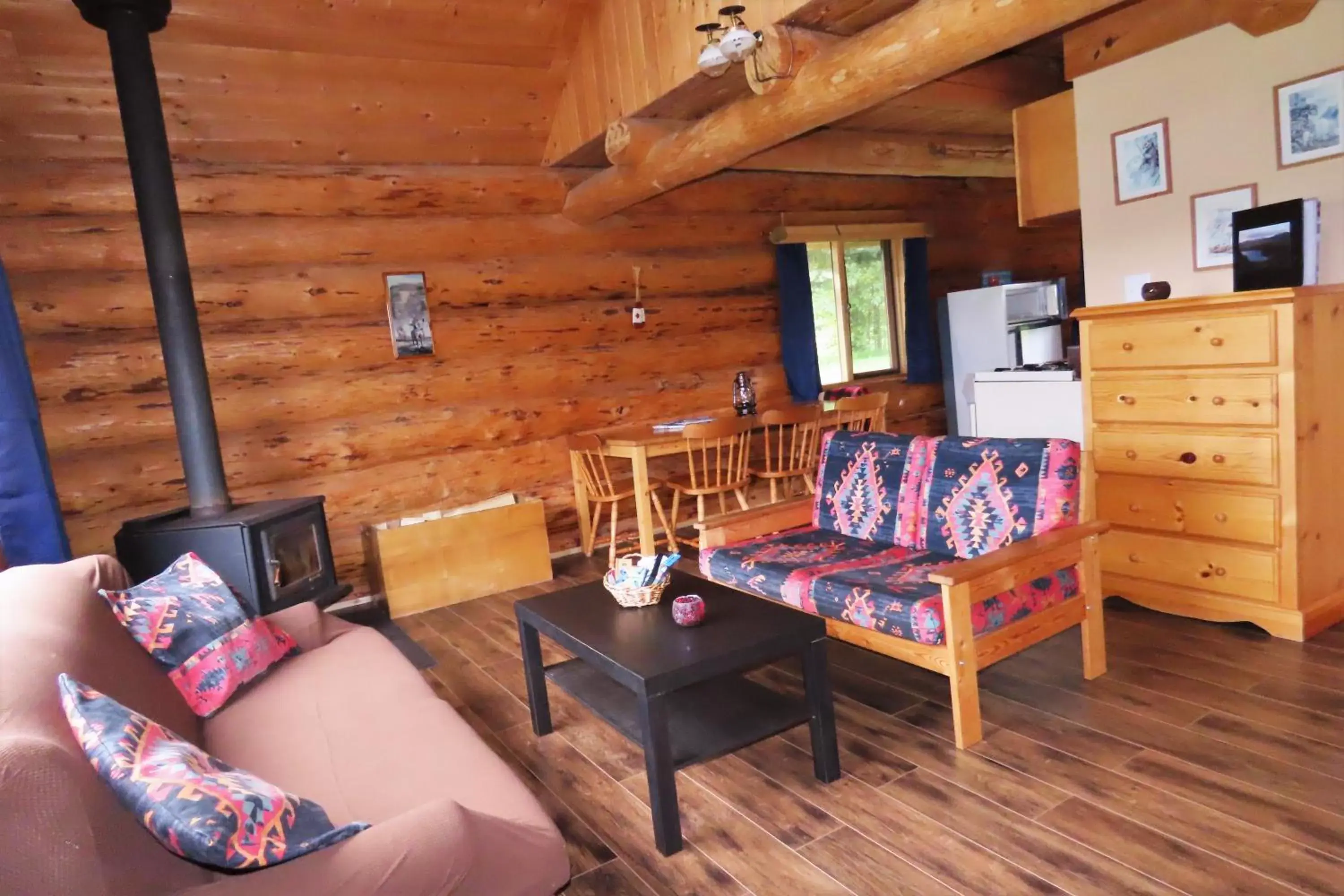 Living room, Seating Area in Rocky Ridge Resort-BC