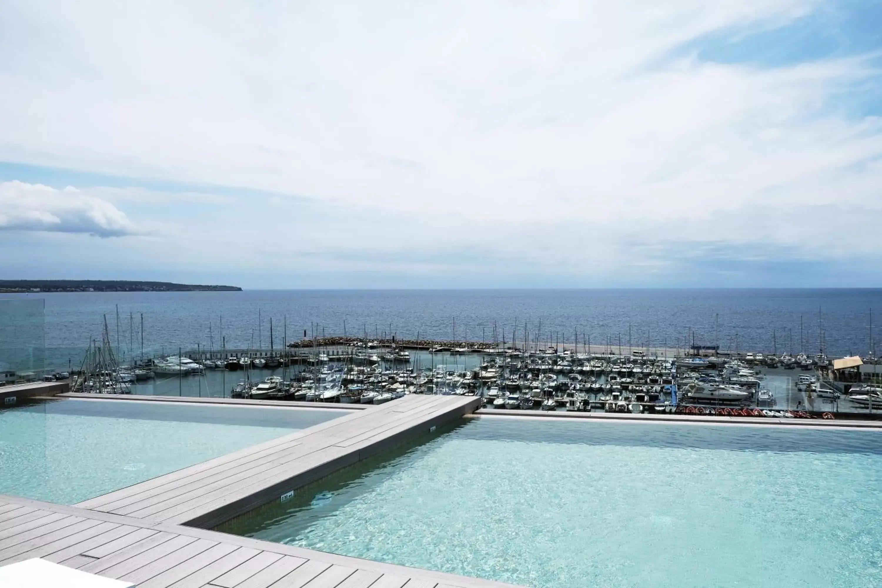 Swimming Pool in Hotel Las Arenas