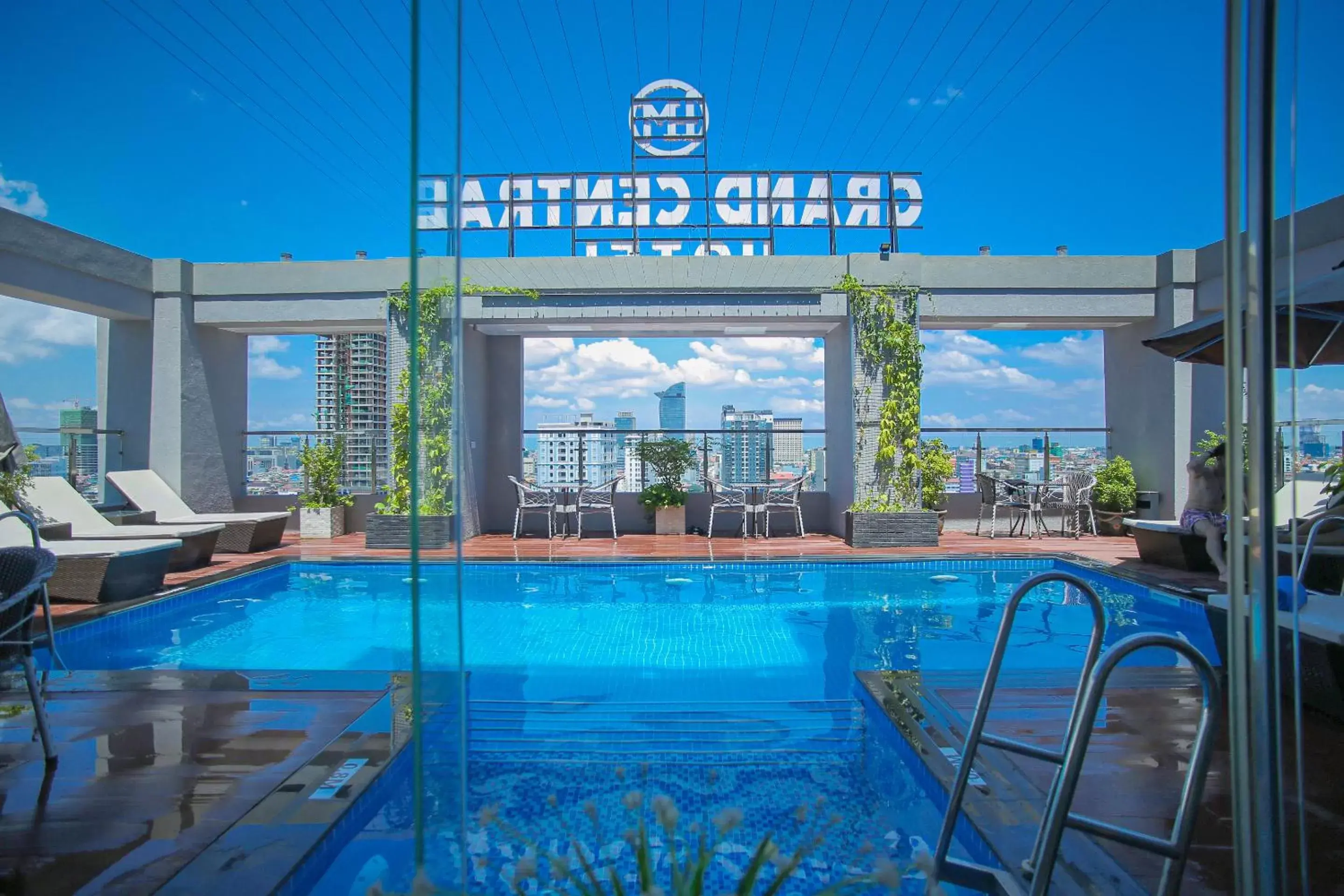 Swimming pool in HM Grand Central Hotel Swimming pool in HM Grand Central Hotel