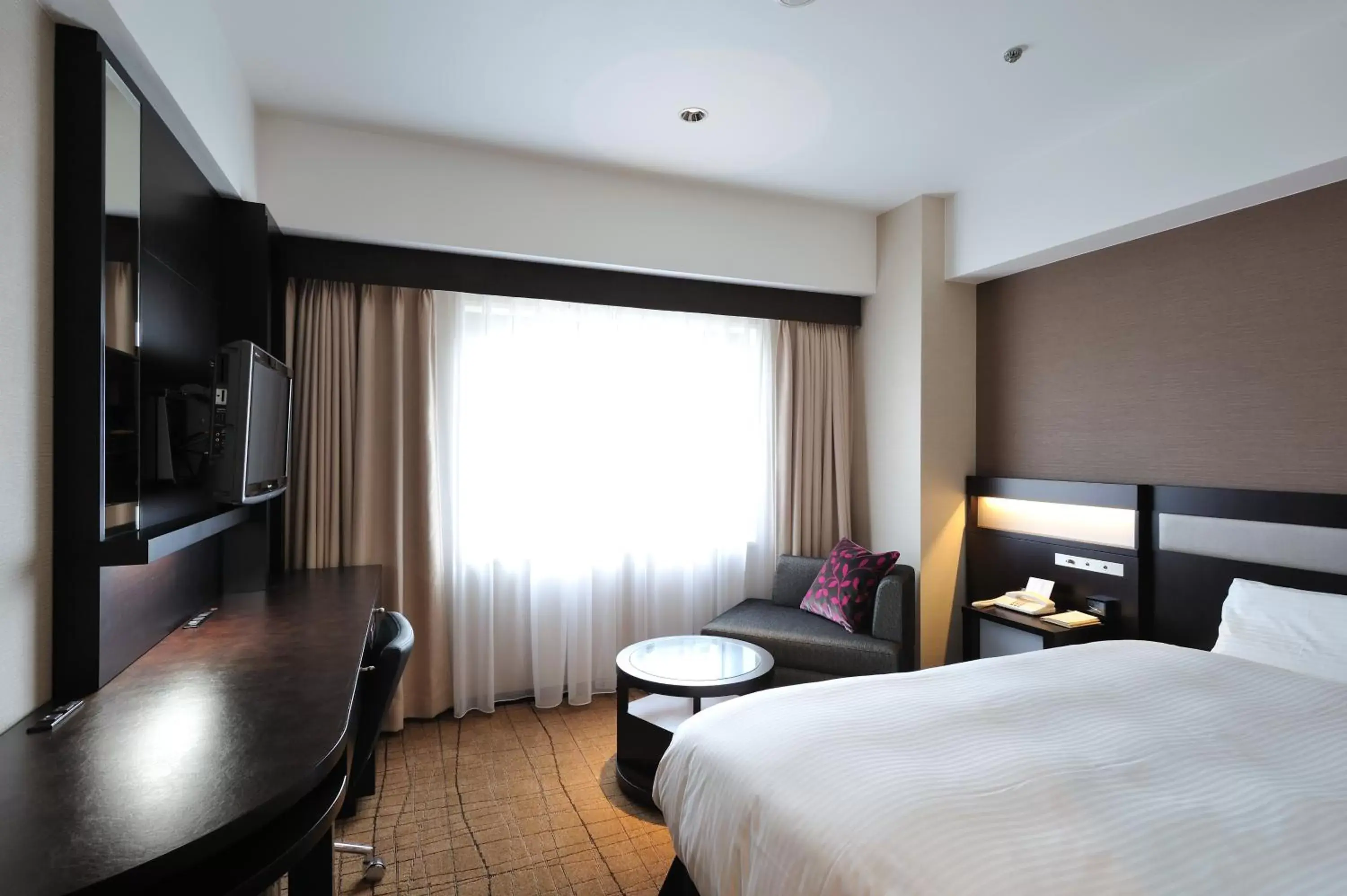 Photo of the whole room, Bed in Hotel Granvia Hiroshima Photo of the whole room, Bed in Hotel Granvia Hiroshima