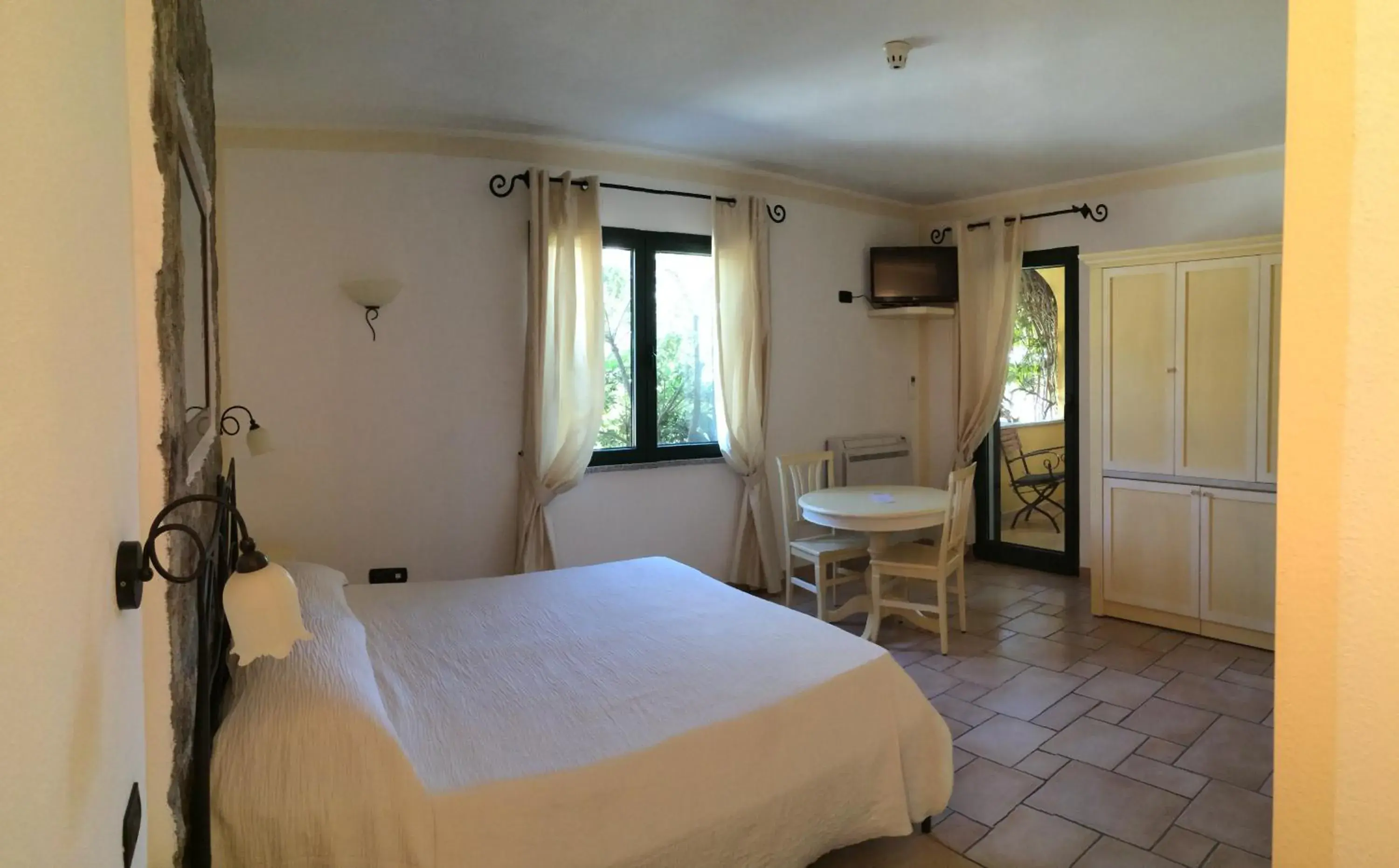 Double or Twin Room with Scooter in Hotel Villa Del Parco