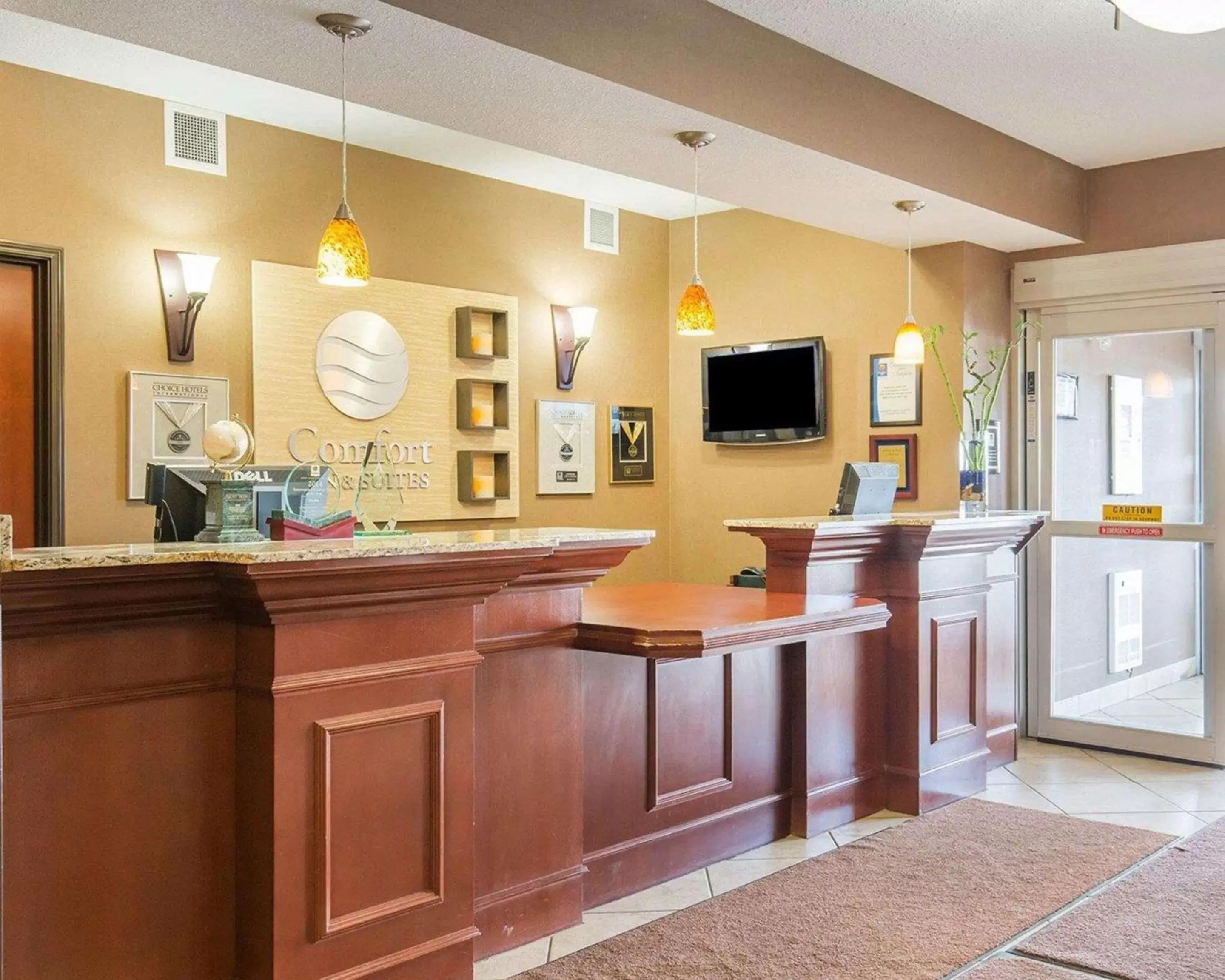 Lobby or reception, Lobby/Reception in Comfort Inn & Suites Airdrie