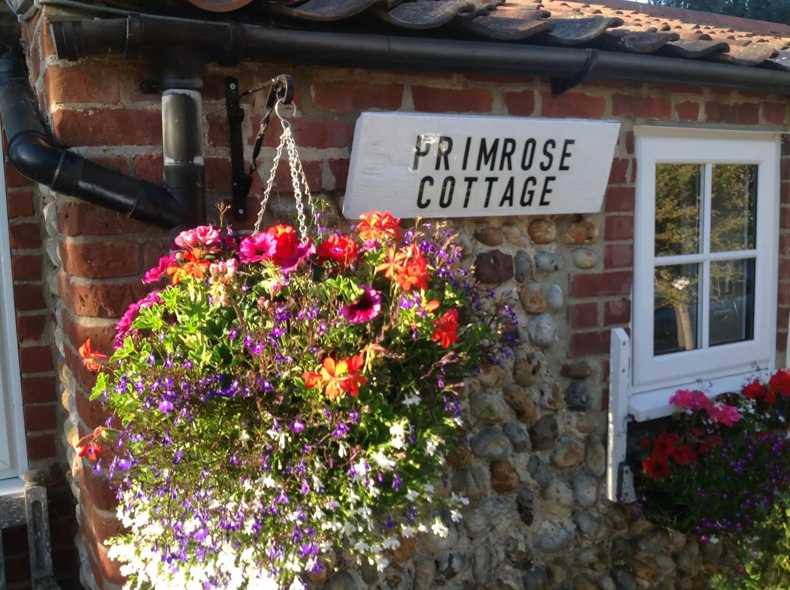 Property building in Primrose Cottage