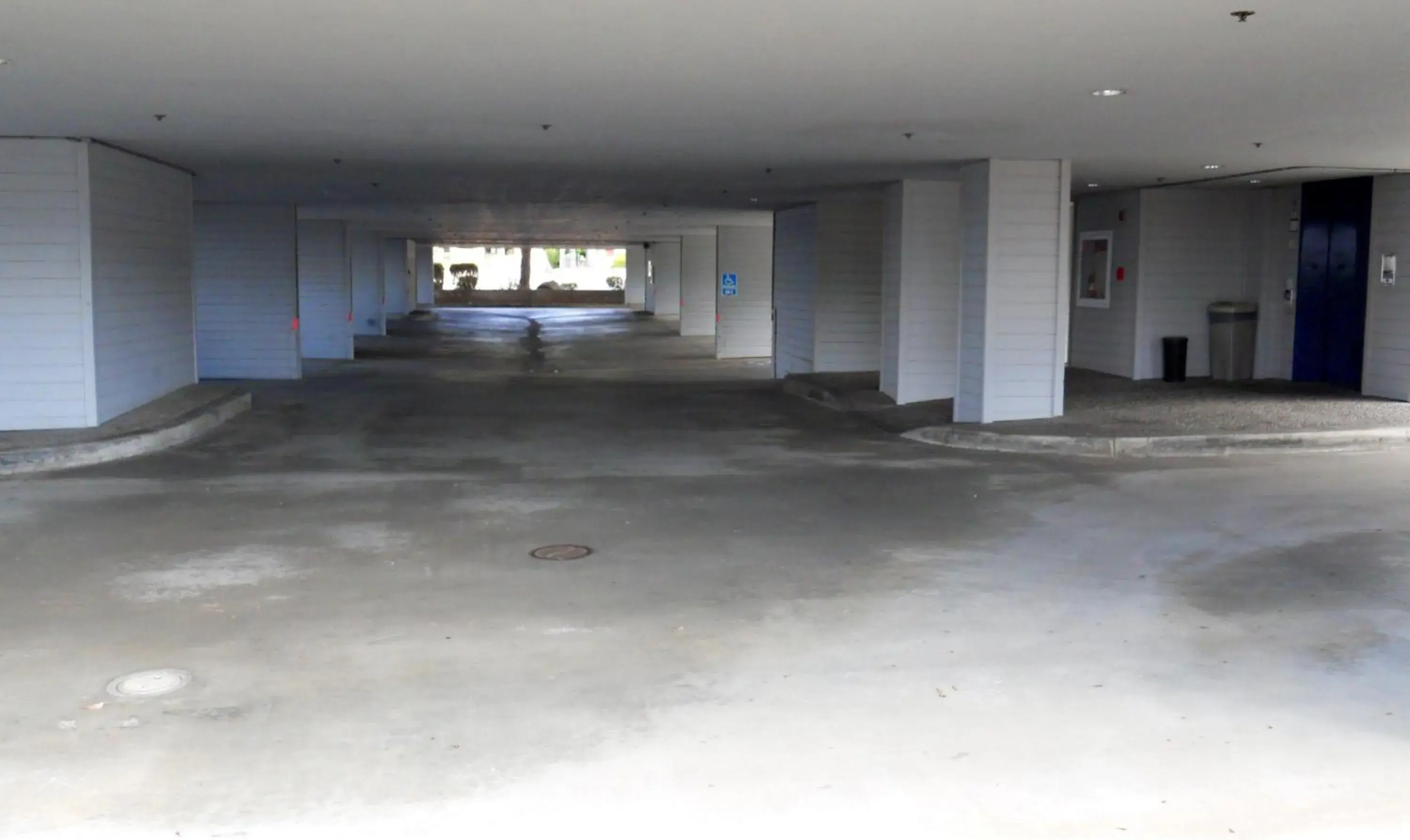 Facade/entrance in Blue Sail Inn Facade/entrance in Blue Sail Inn