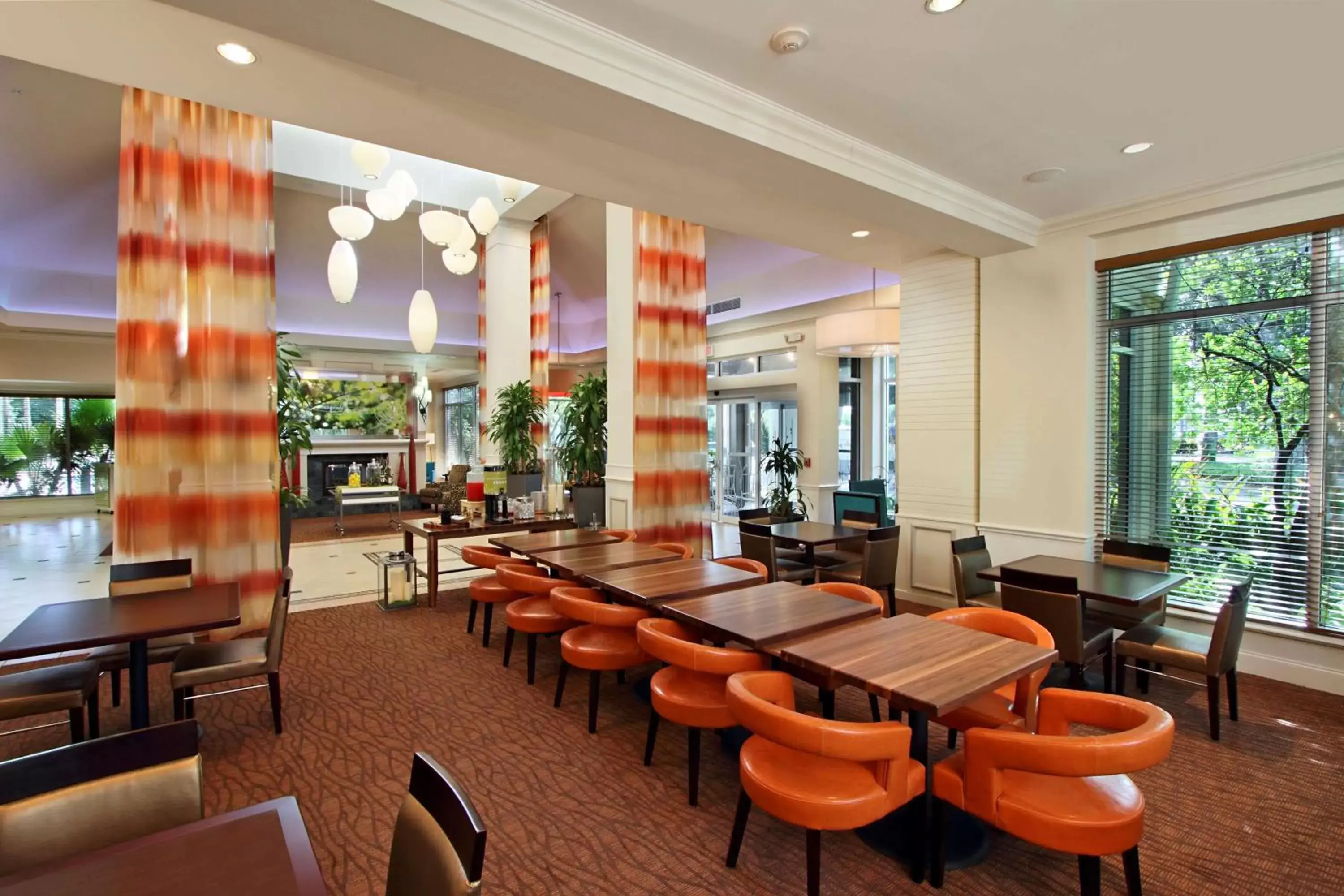 Lobby or reception, Lounge/Bar in Hilton Garden Inn Ft. Lauderdale Airport-Cruise Port