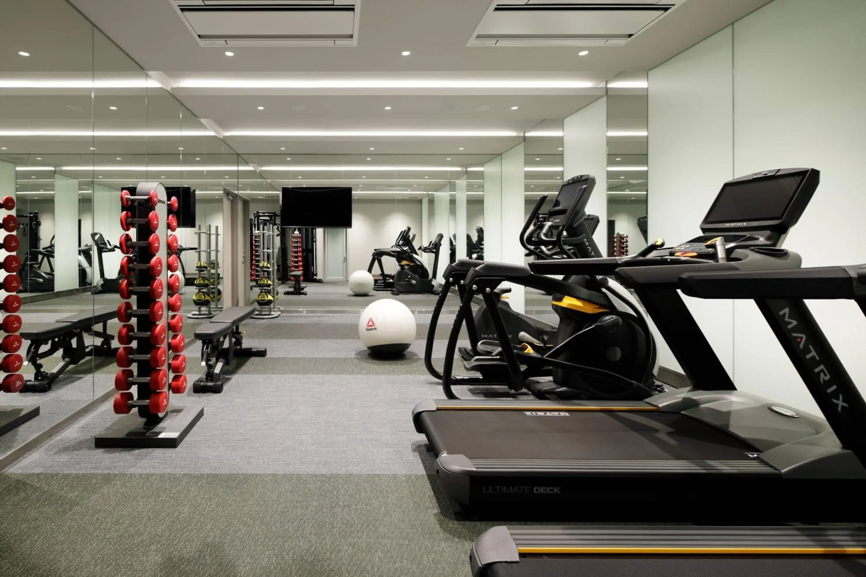 Fitness centre/facilities, Fitness Center/Facilities in Courtyard by Marriott Osaka Honmachi