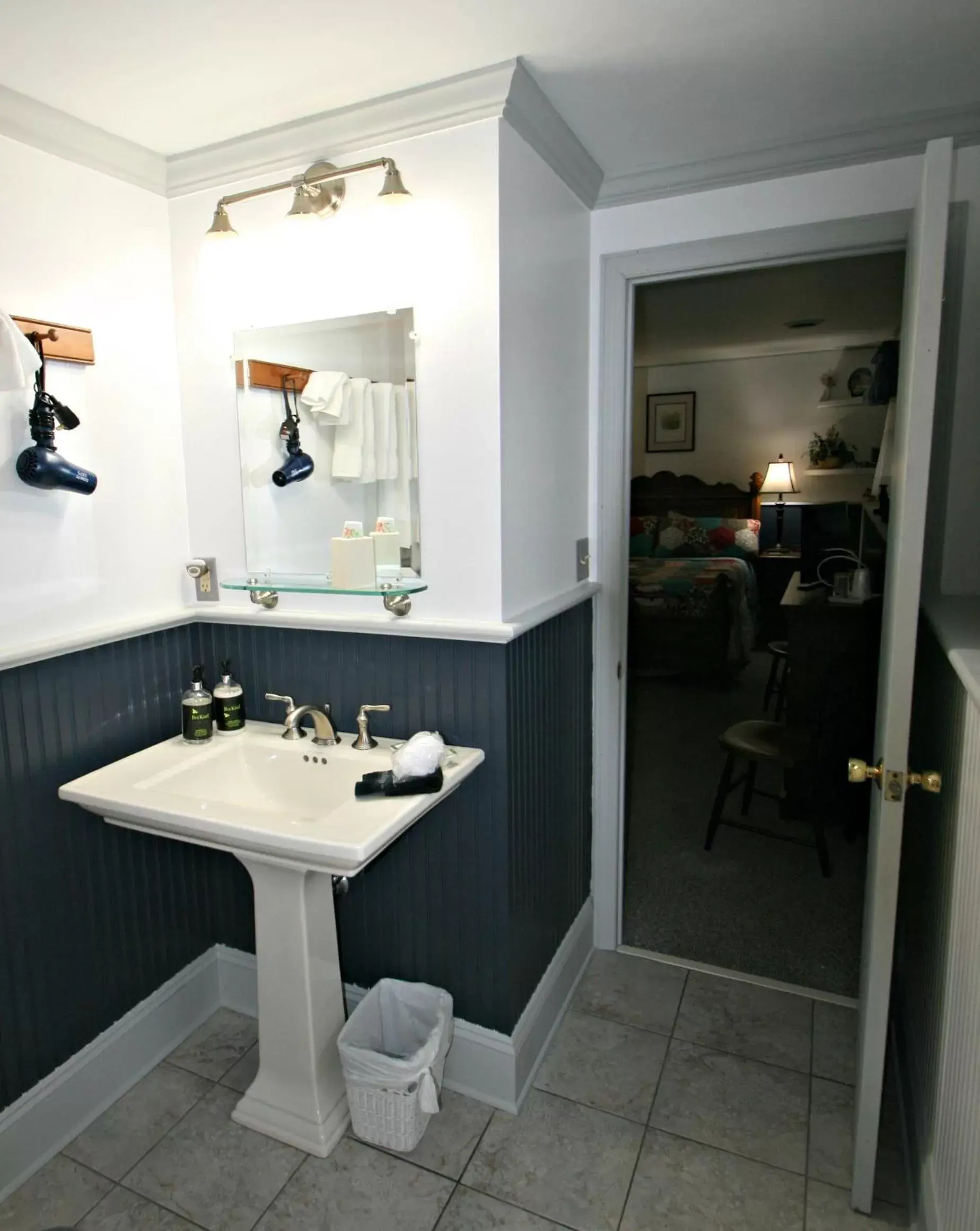 Bathroom in Carriage Corner Bed & Breakfast