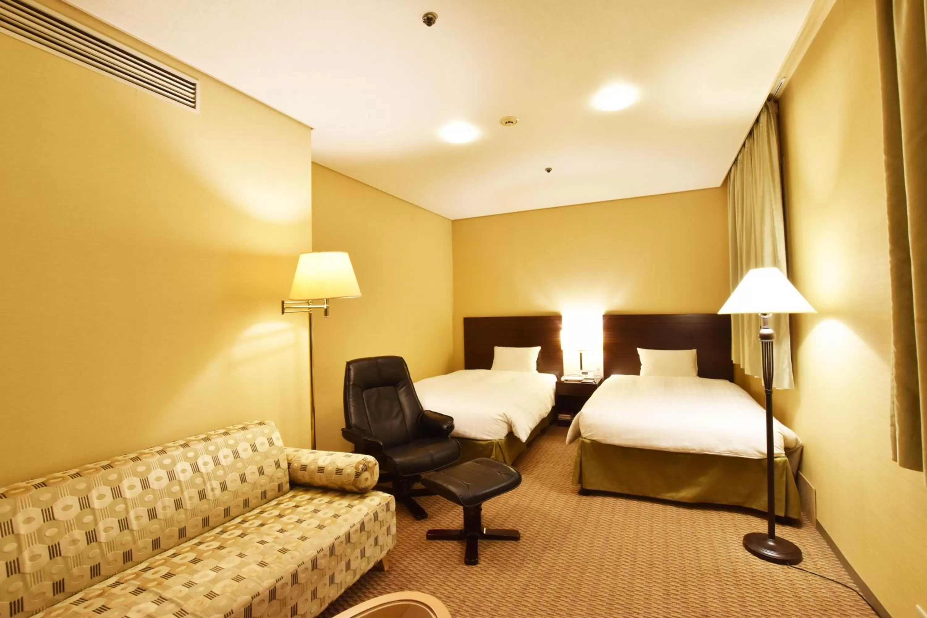 Photo of the whole room, Bed in Hotel Nikko Tsukuba