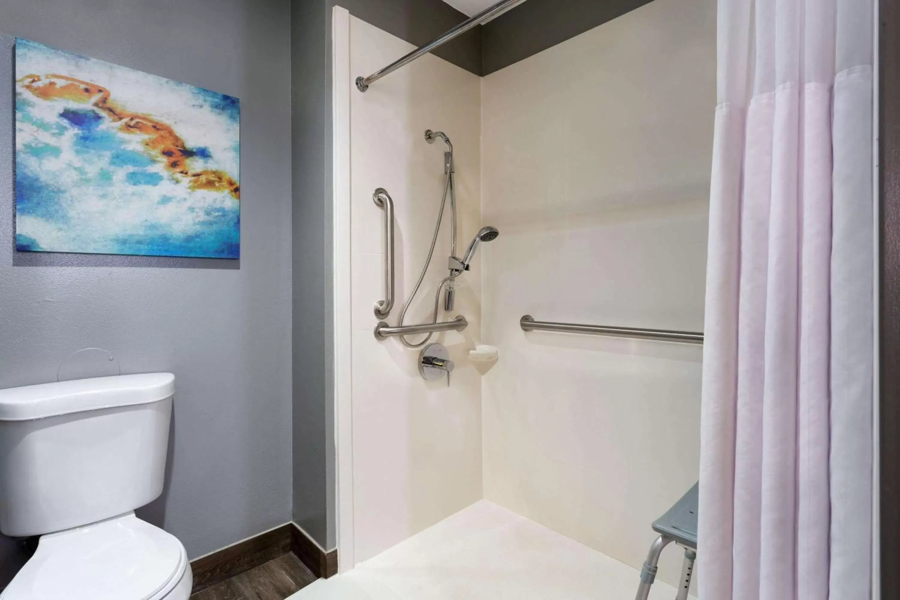 Shower, Bathroom in La Quinta Inn by Wyndham Wausau